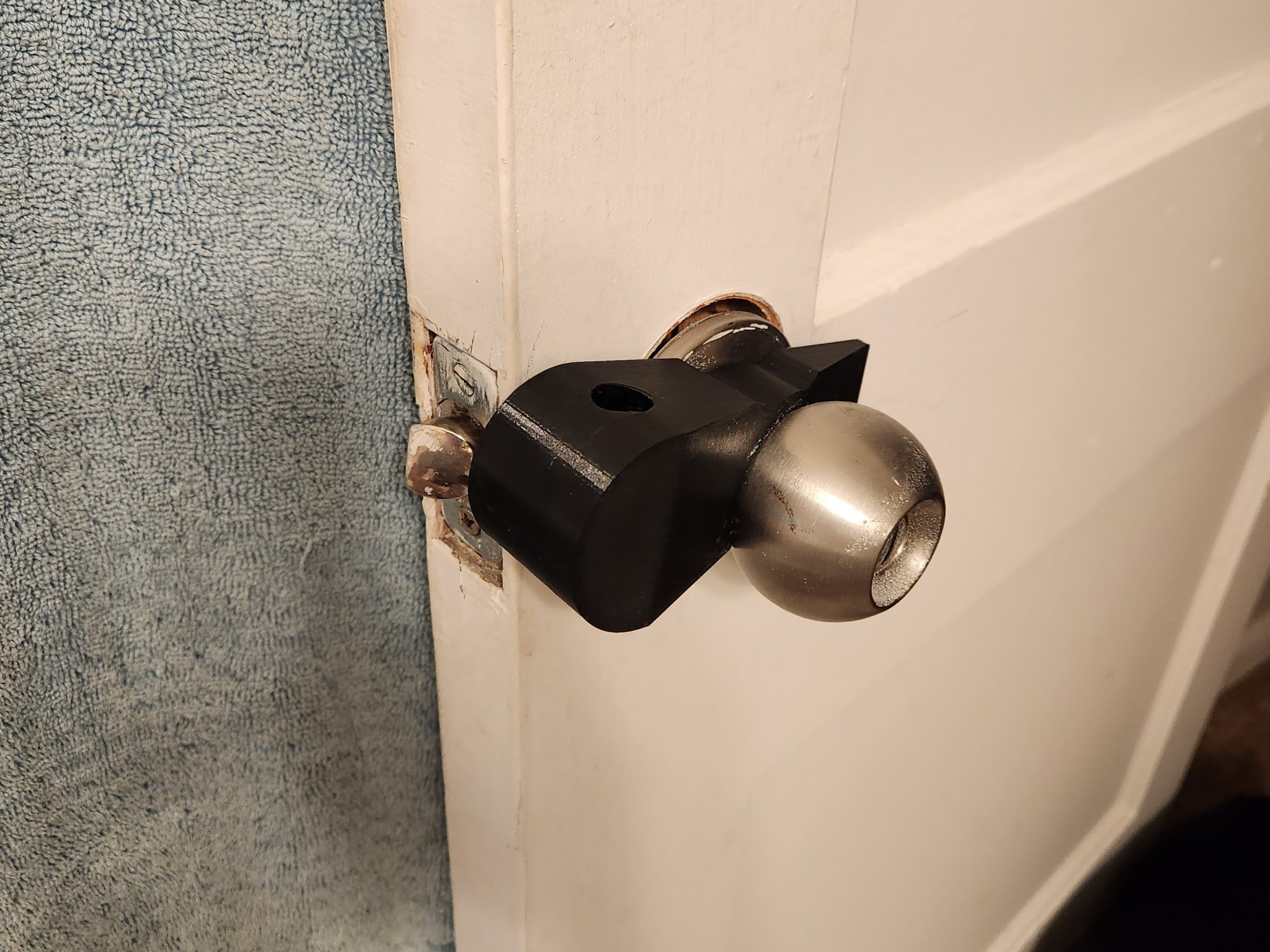 Cụm giữ cửa đa năng và chặn cửa