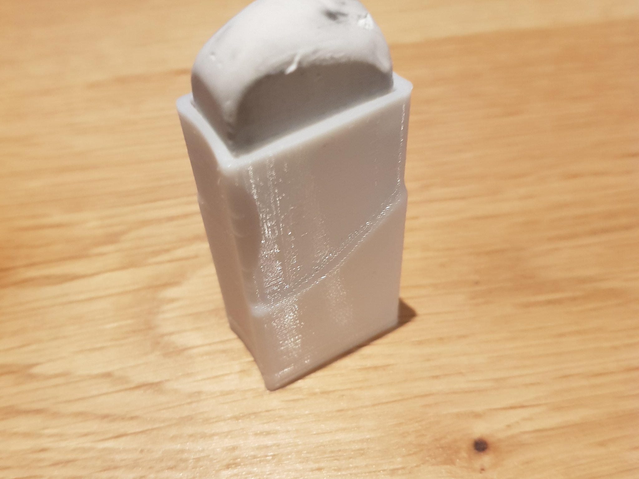 Vỏ bút tẩy ergonomic cho bút chì và bút màu