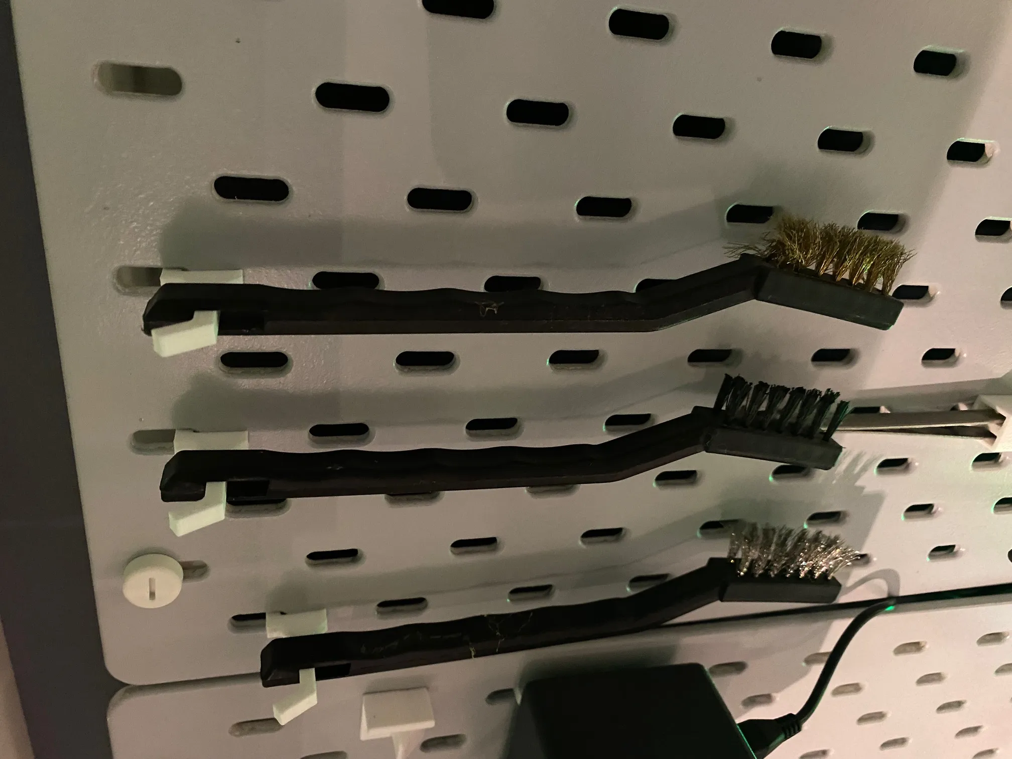 Móc bàn chải thép Skadis cho tường Skadis