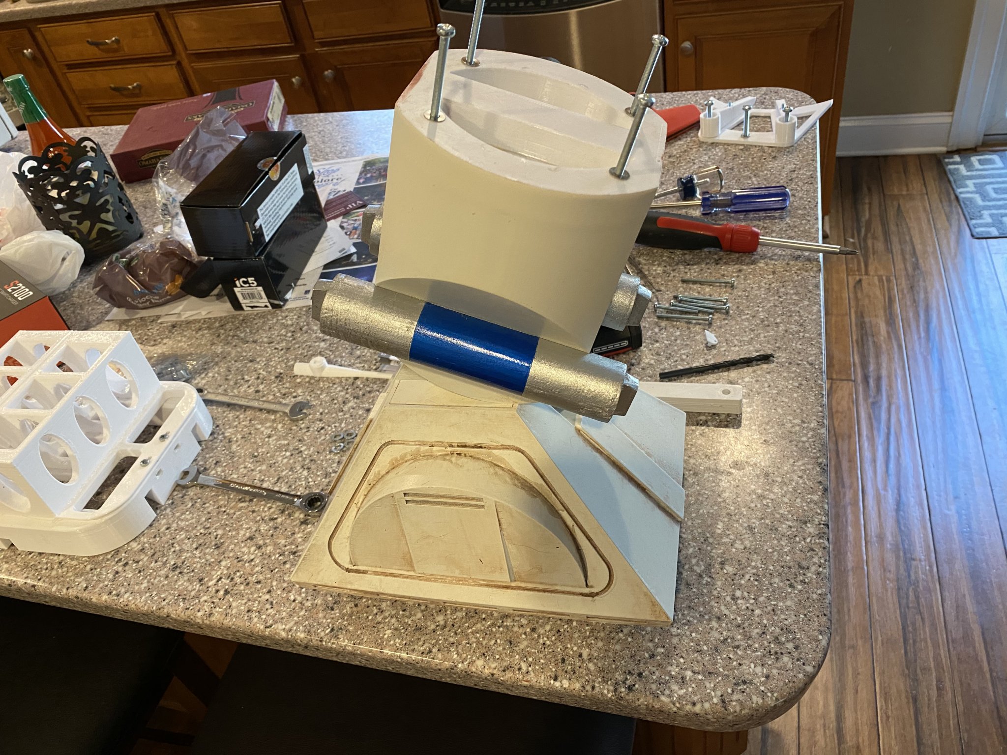 Giá đỡ pin cho nâng cấp chân giữa V2 của Mr. Baddeley