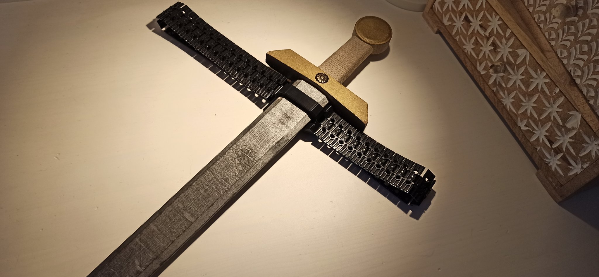 Bộ chuyển đổi giá đỡ kiếm sang dây đai LEGO TECHNIC