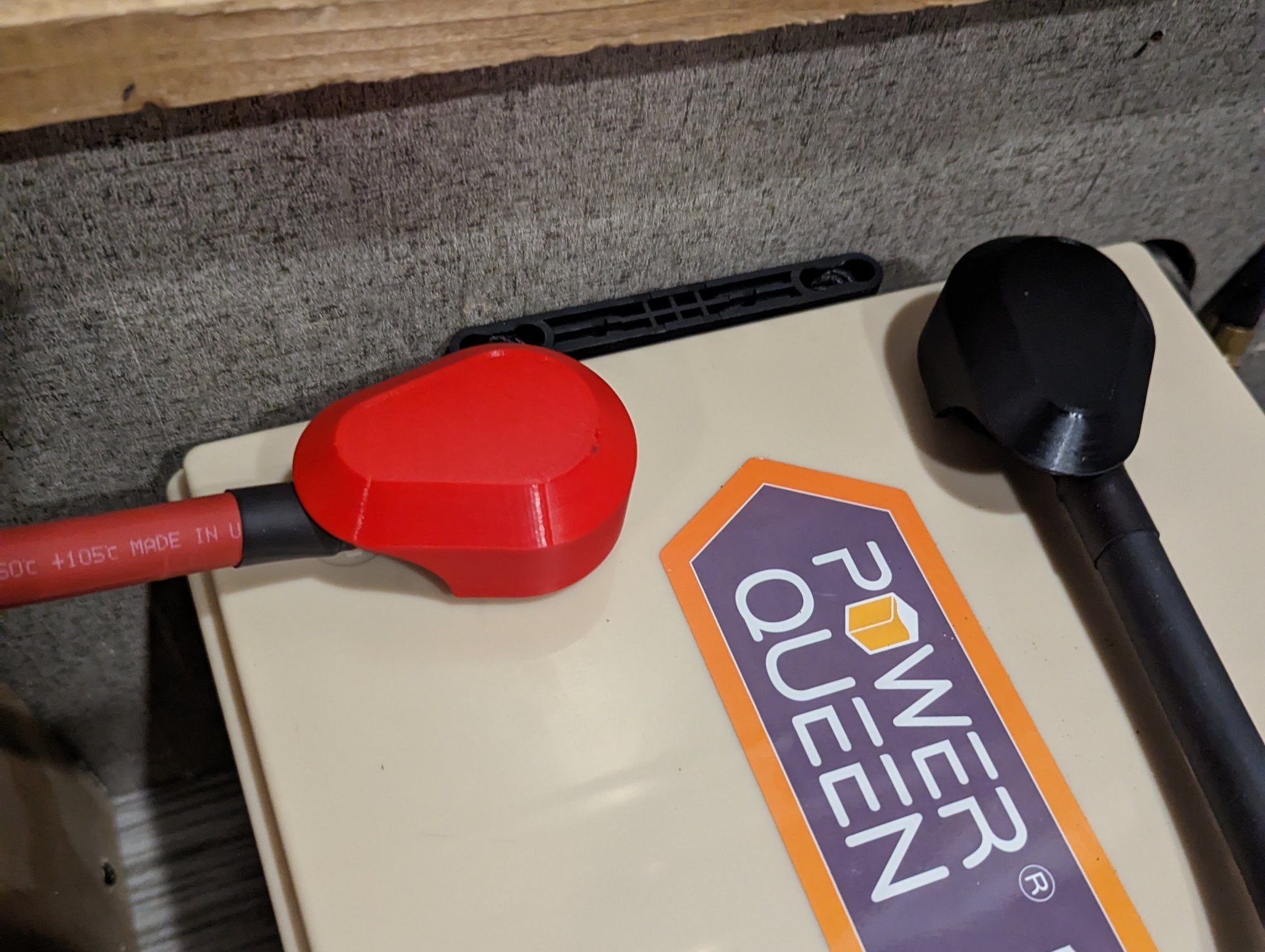 Nắp che đầu cực bình ắc quy M8 dạng ép cho xe RV