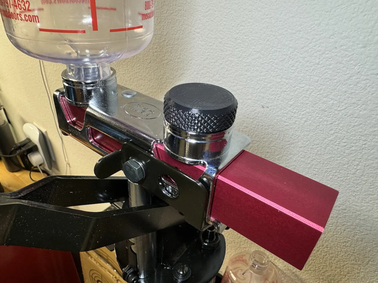 Nắp đậy chống bụi cho cổng nạp MEC 600Jr Mark V