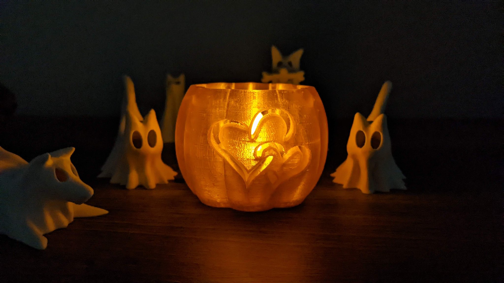 Đèn nến bí ngô Halloween hình trái tim