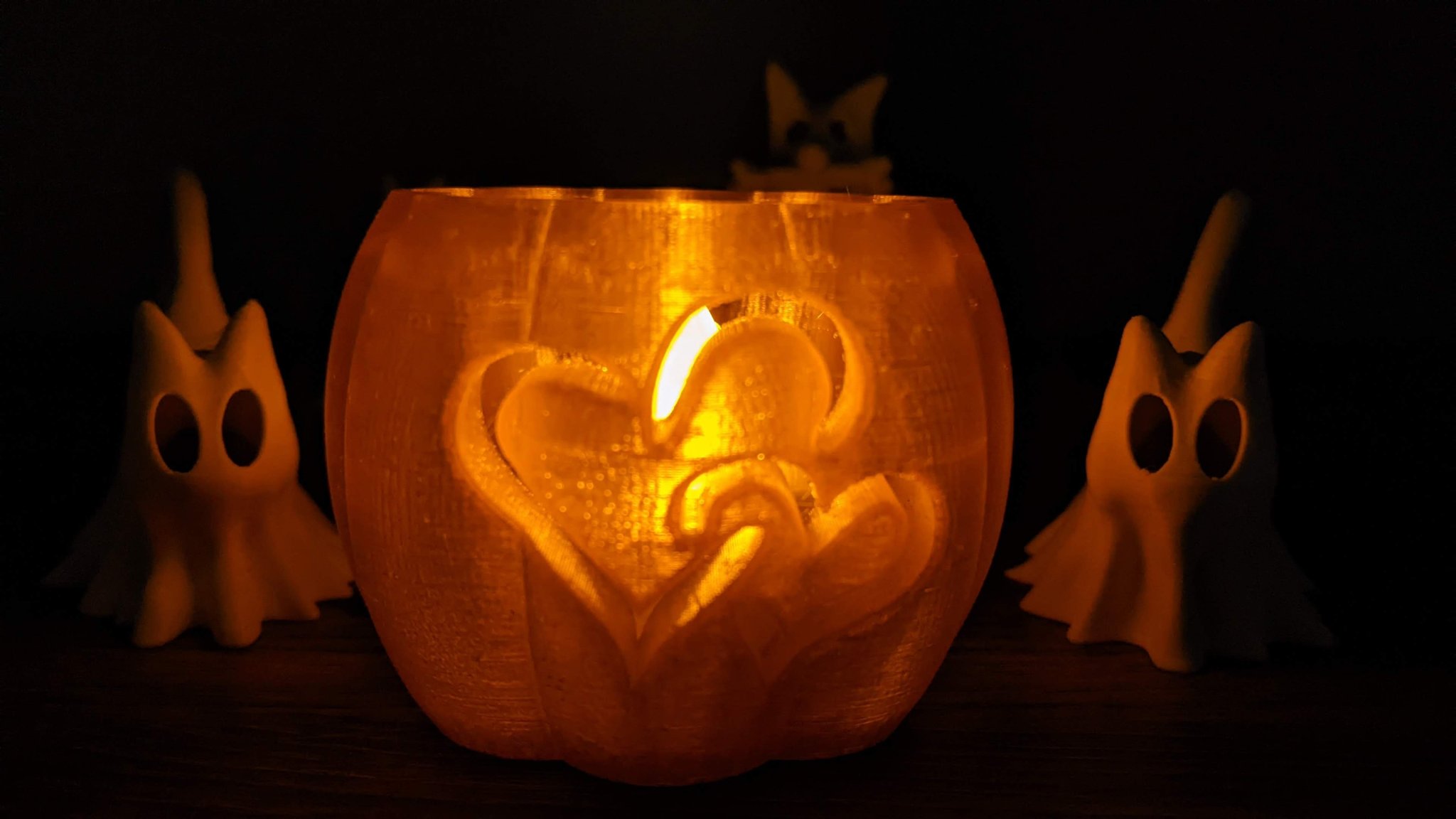 Đèn nến bí ngô Halloween hình trái tim