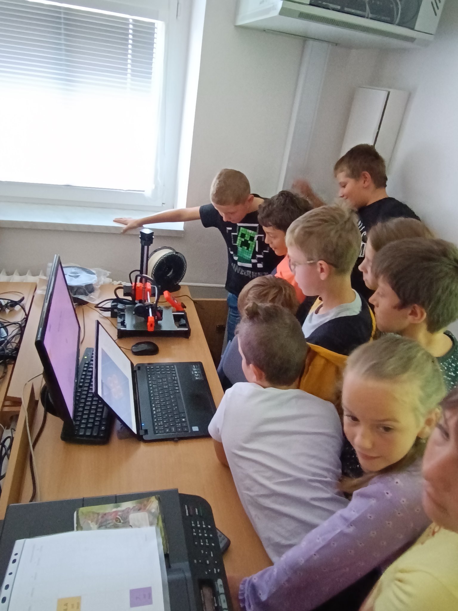 Cấu trúc phân tử hợp chất hữu cơ với liên kết hóa học