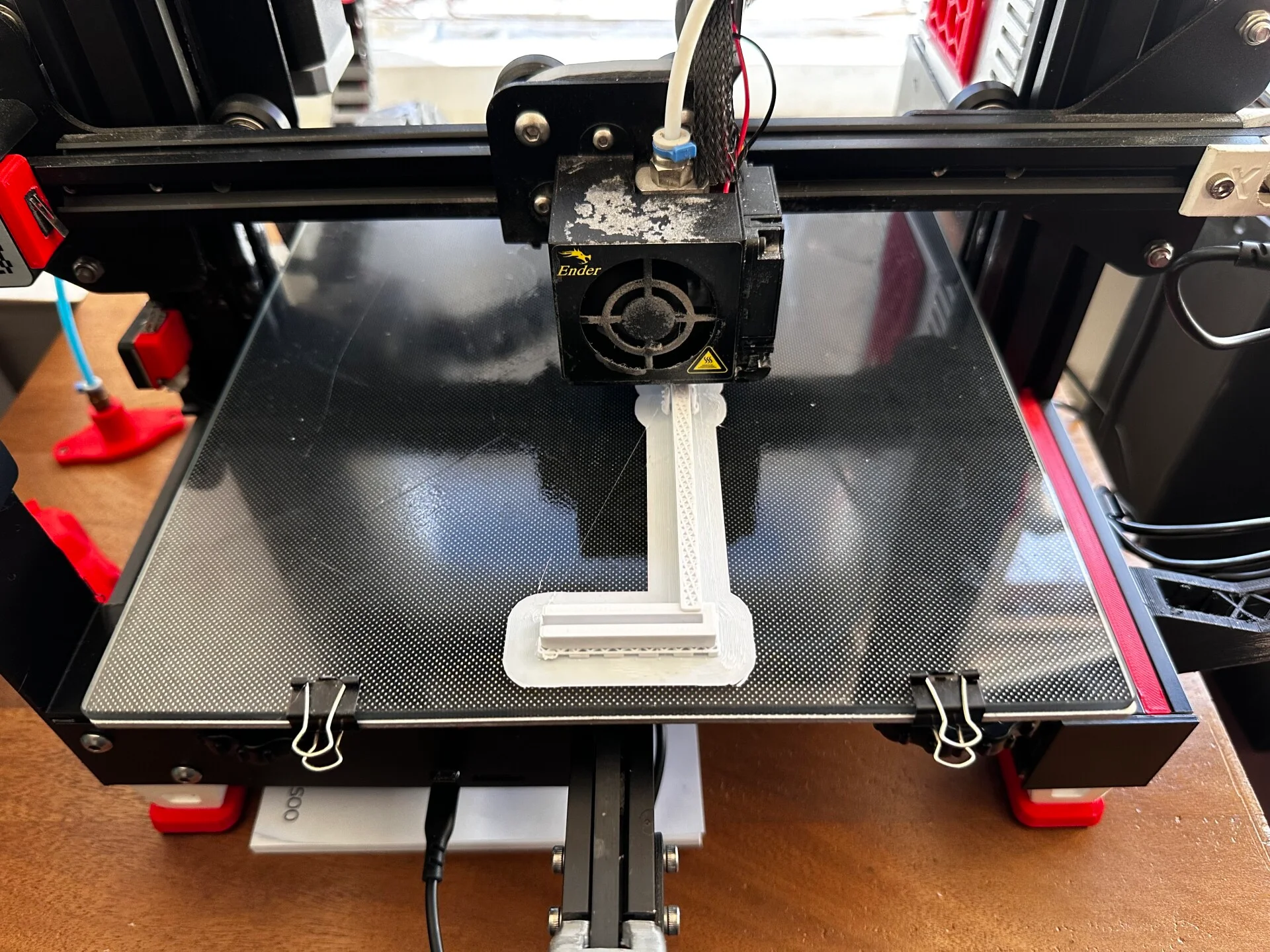 Giá đỡ cửa sổ mái cho ánh sáng tự nhiên