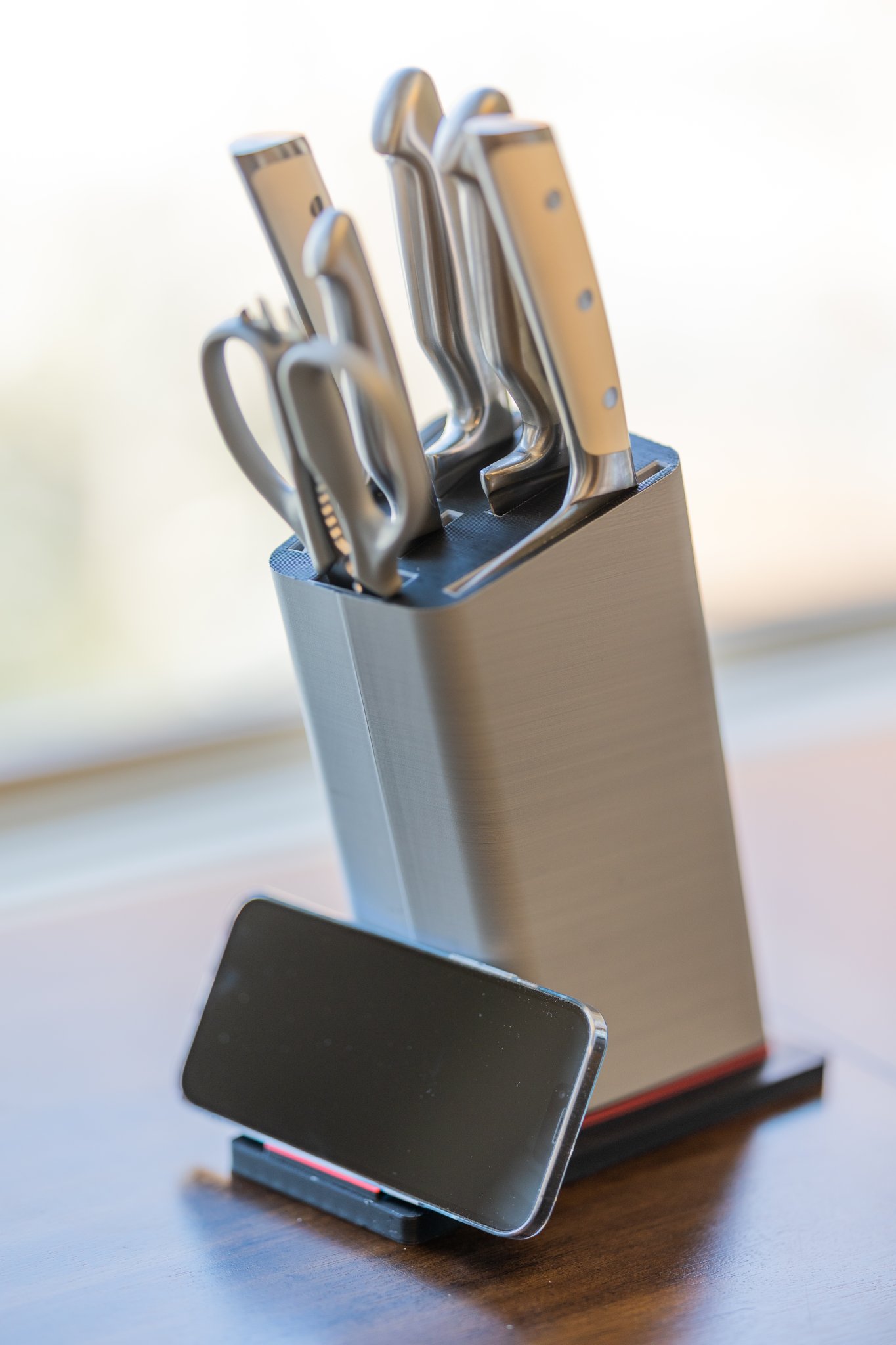 Giá đỡ dao lớn cho bếp với khả năng chứa đa dạng dụng cụ