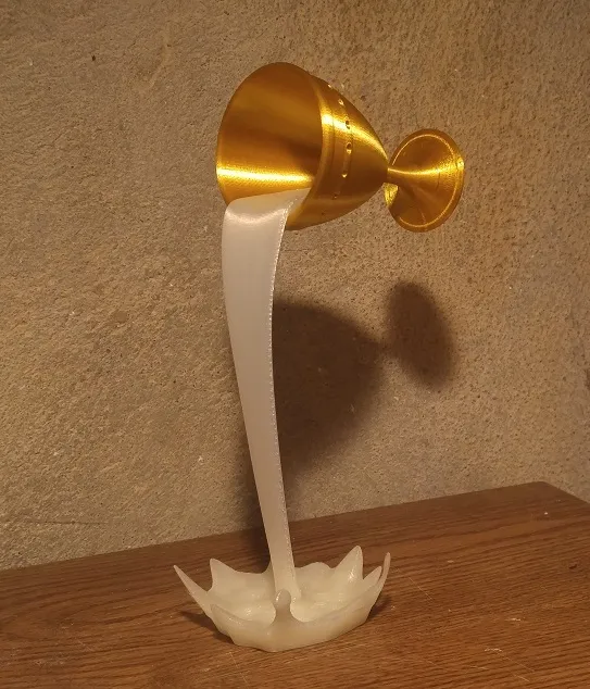 Cốc goblet bay lơ lửng trong không gian nghệ thuật