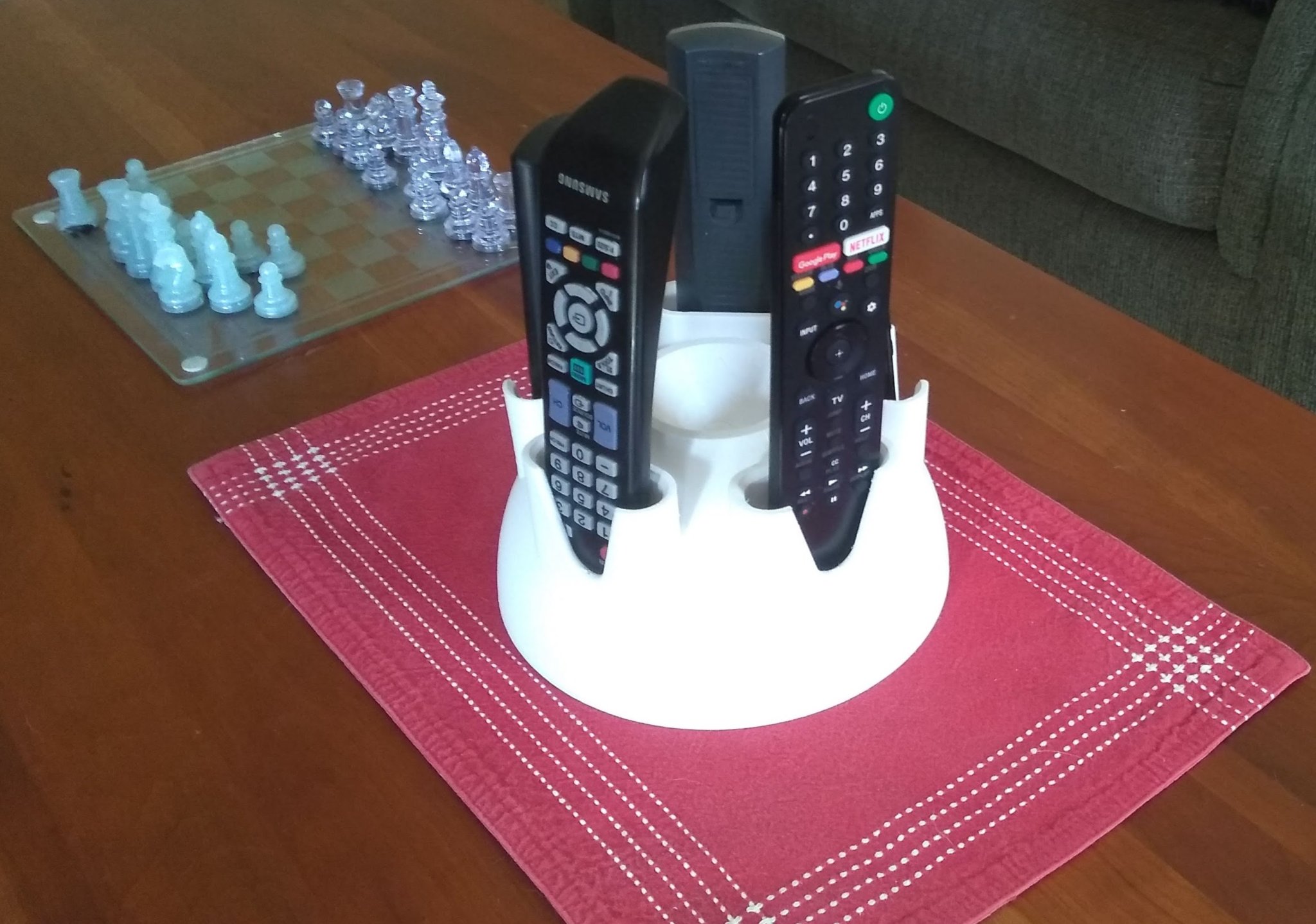 Giá đỡ điều khiển từ xa xoay cho 5 điều khiển