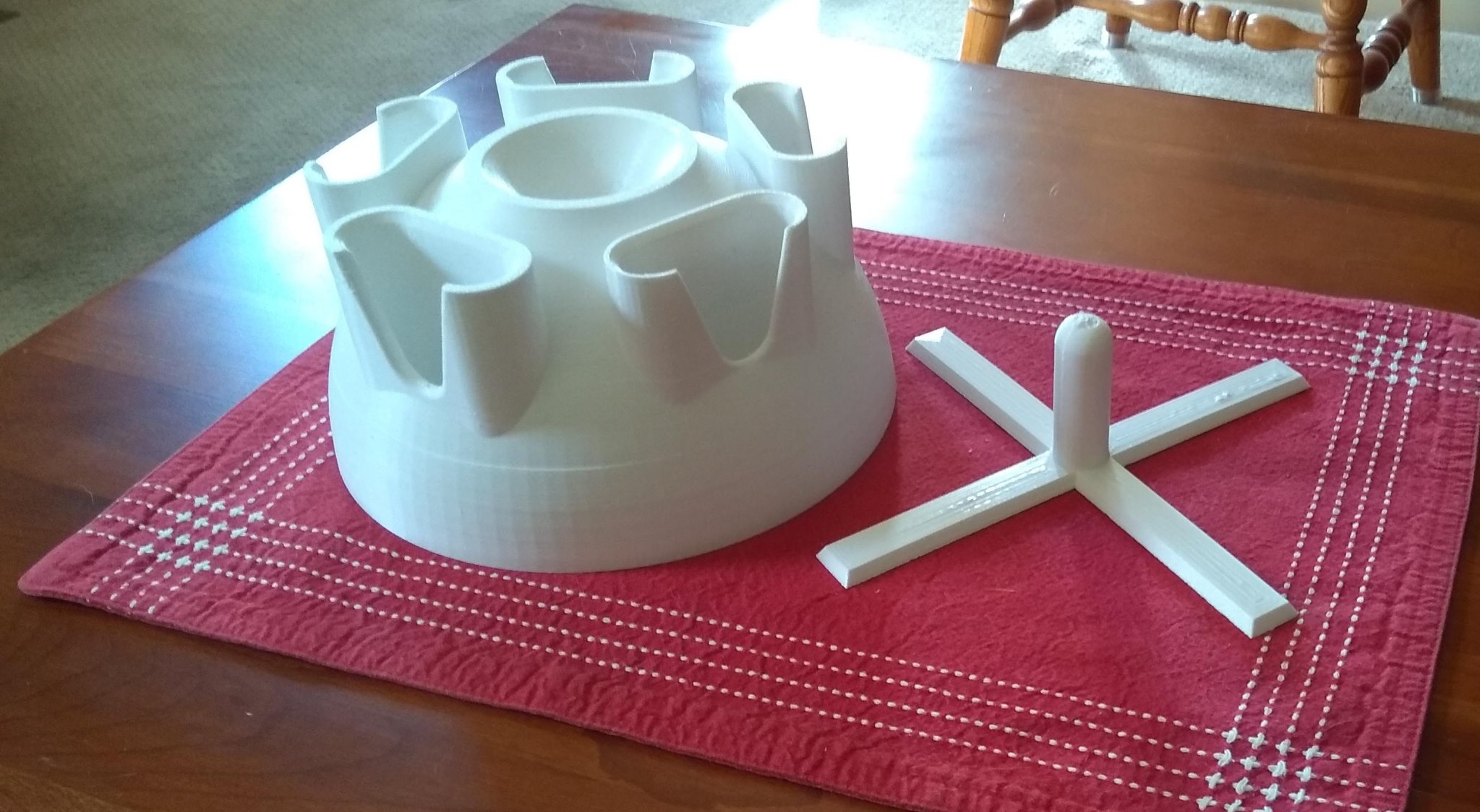 Giá đỡ điều khiển từ xa xoay cho 5 điều khiển