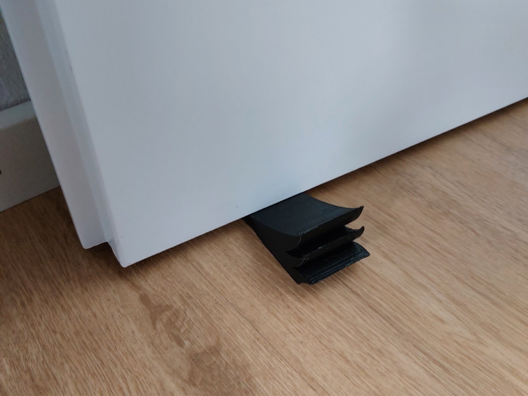 Cái chặn cửa sóng in 3D bằng PLA đen