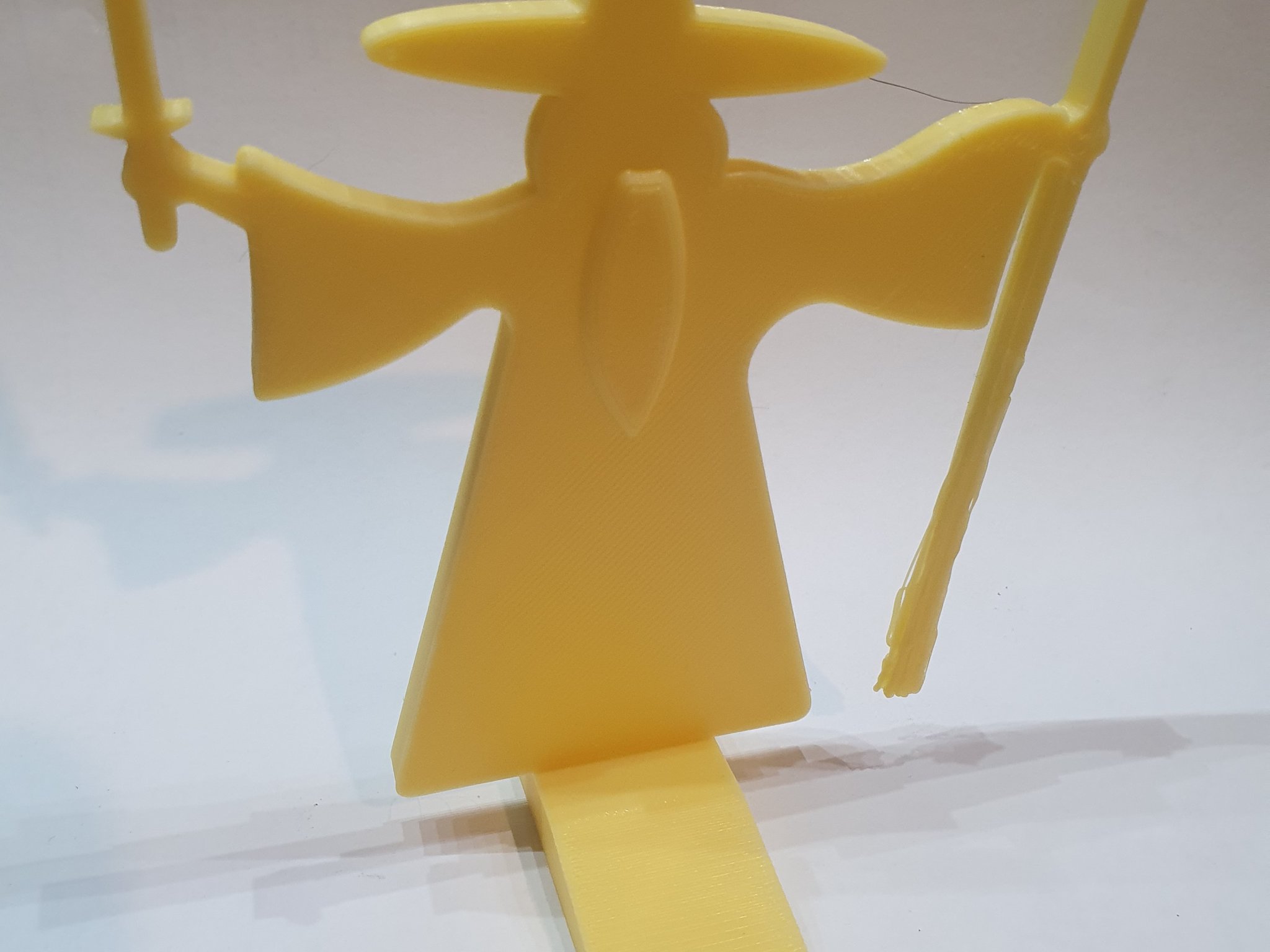 Gandalf ngăn cản cánh cửa không cho đi qua