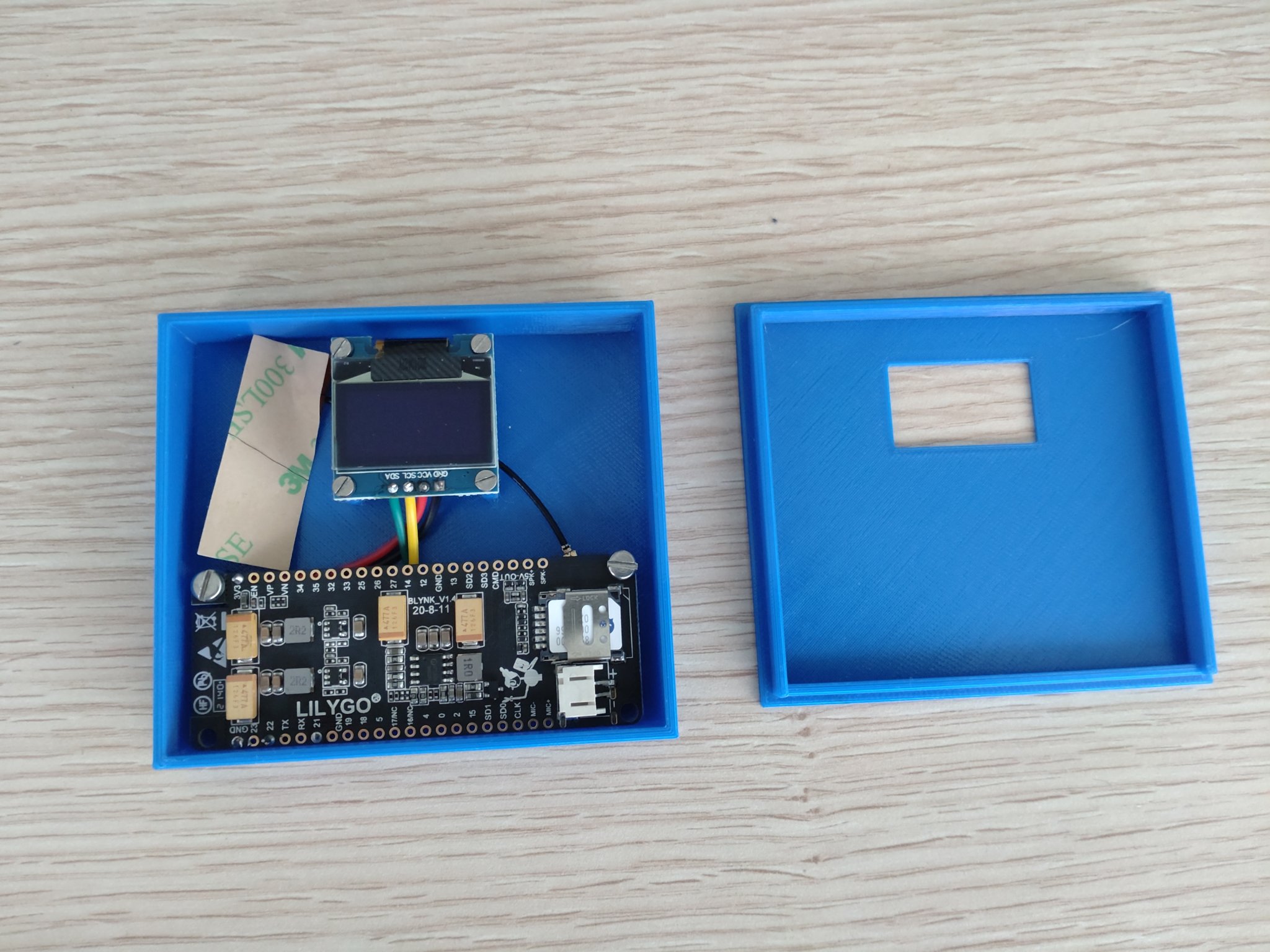 Hộp LilyGo T-call (sim800 GSM) với màn hình OLED
