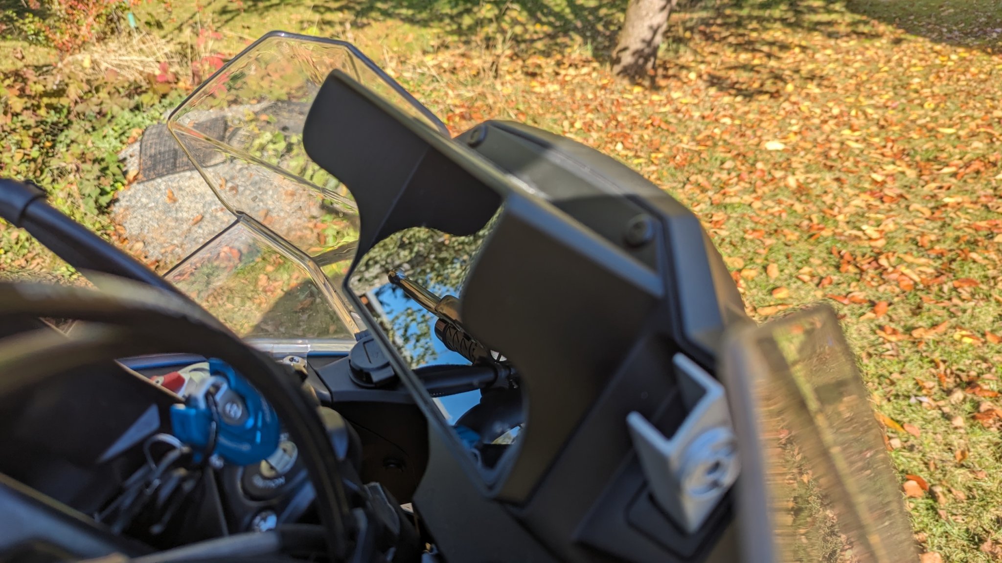 Tấm che nắng cho CFmoto 650MT với logo Hockey Kladno