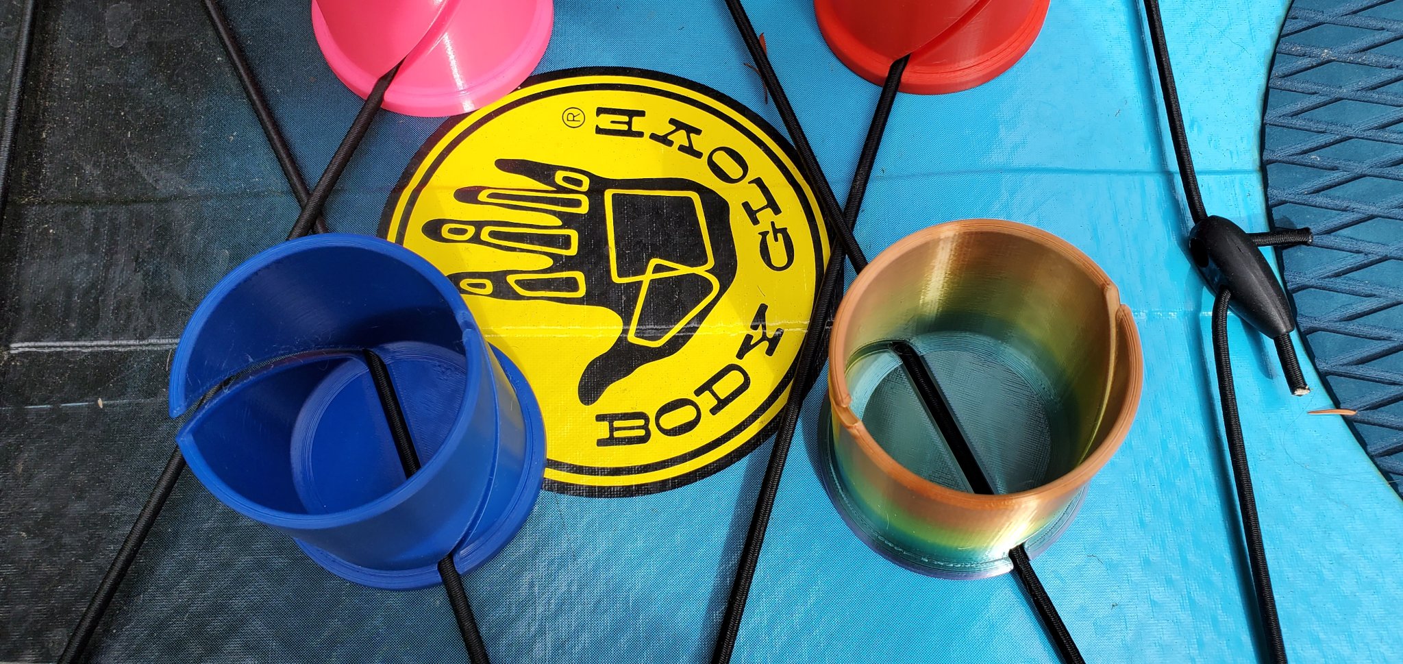 Giá đỡ đồ uống SUP tích hợp vào hệ thống bungee hiện có