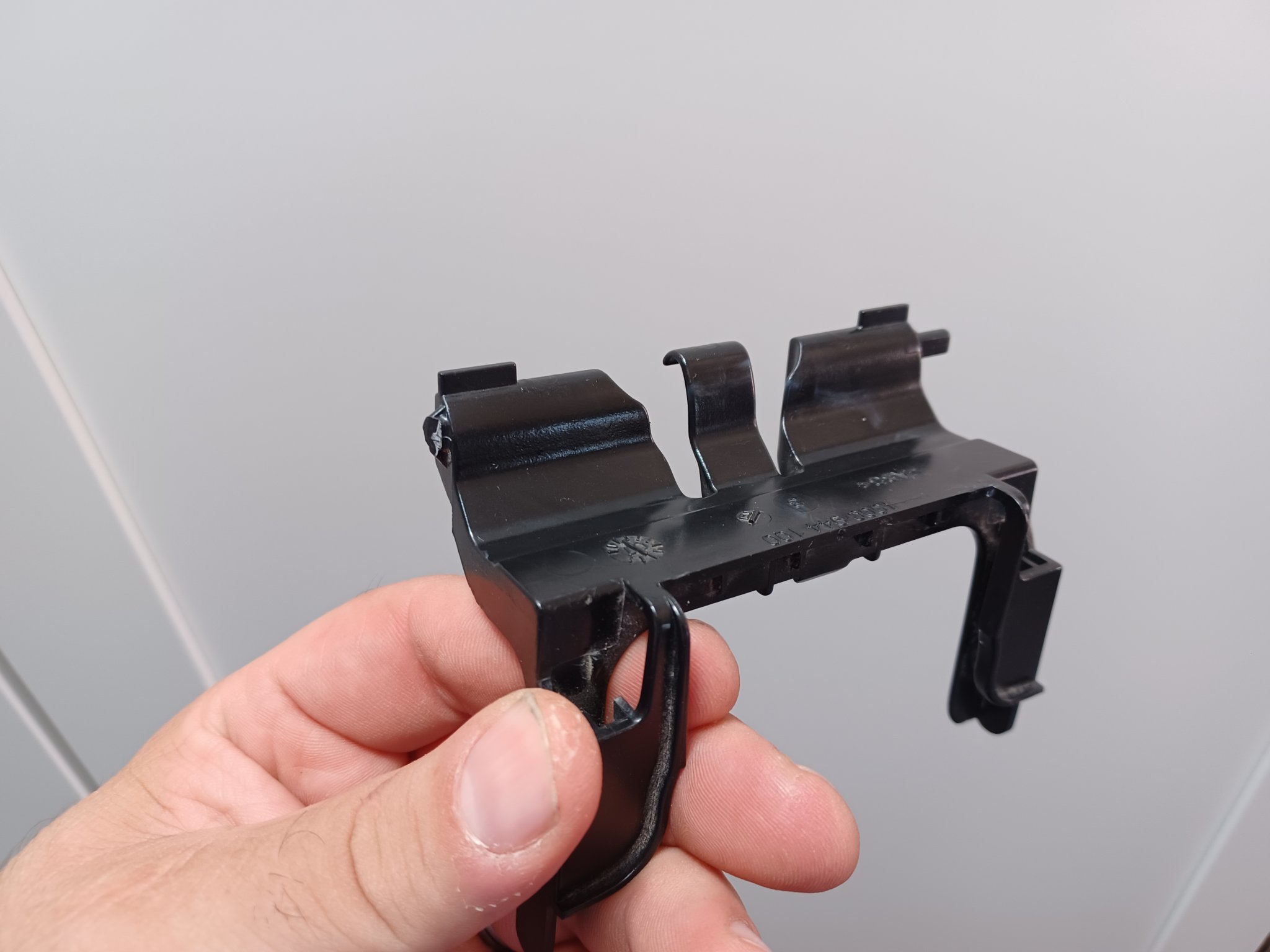 Giá đỡ túi bụi cho máy hút bụi Bosch