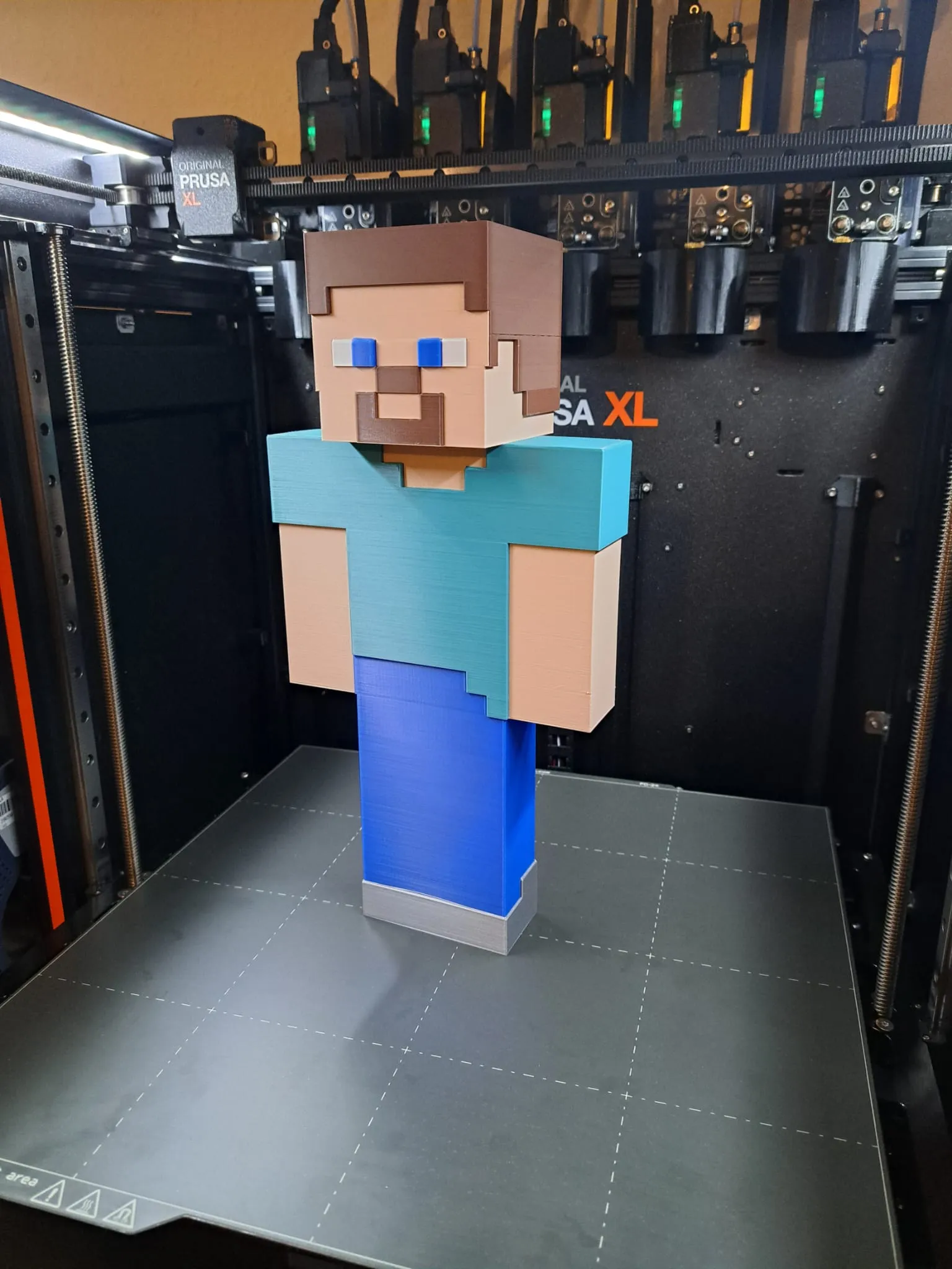 Nhân vật Minecraft Steve với 6 màu sắc khác nhau