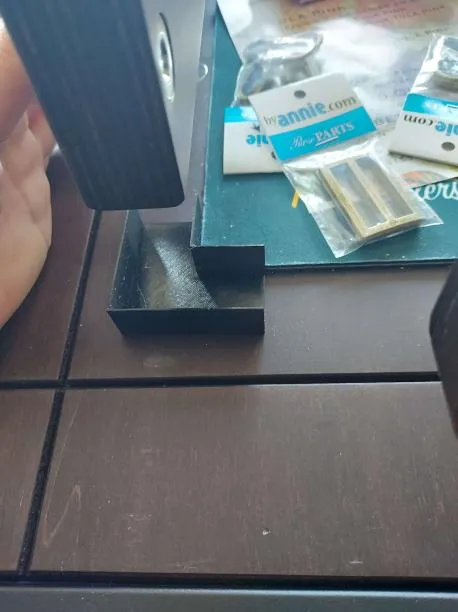 Củng cố góc bàn chơi game Sunnygeeks chống di chuyển tường cellar