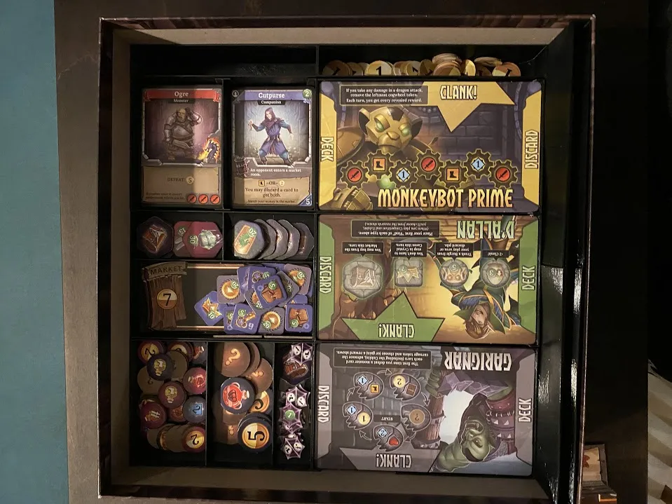 Giá đỡ cho trò chơi Clank! với các phần mở rộng