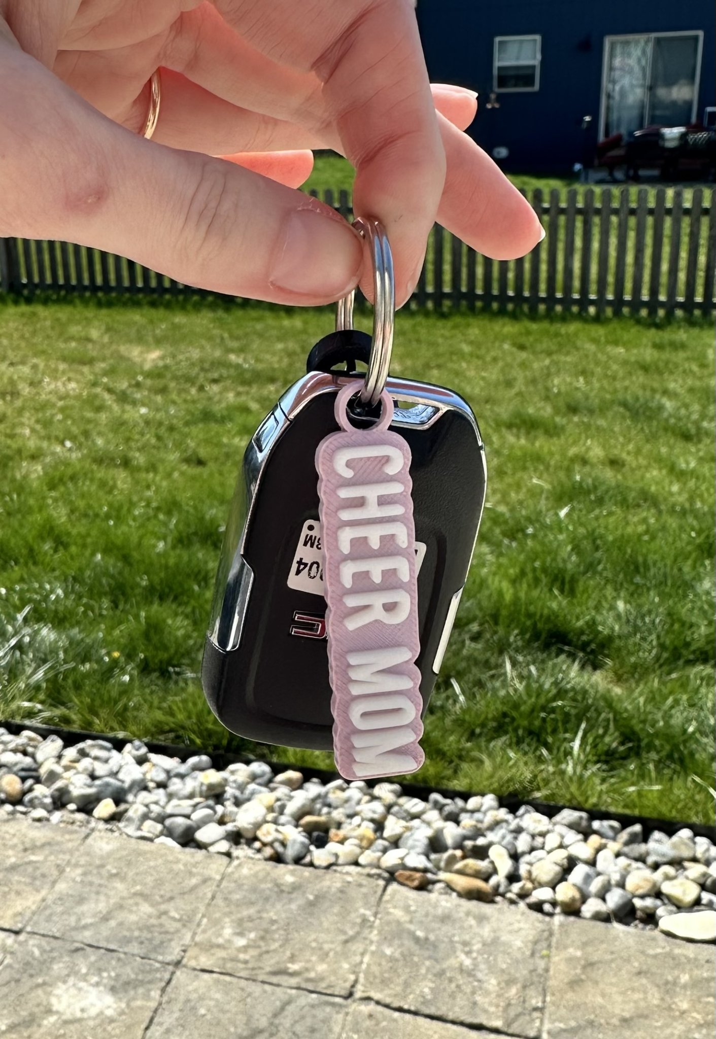 Móc khóa cho mẹ cổ vũ với phiên bản AMS