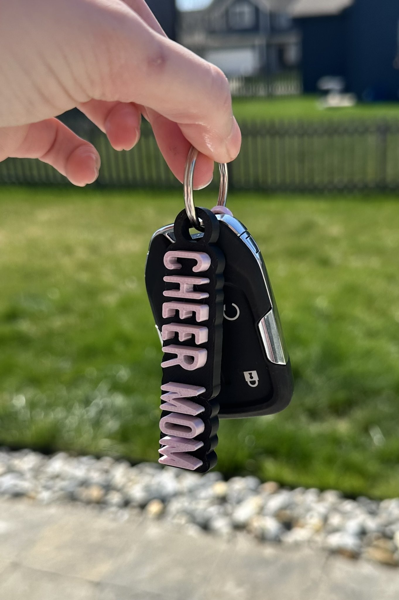 Móc khóa cho mẹ cổ vũ với phiên bản AMS