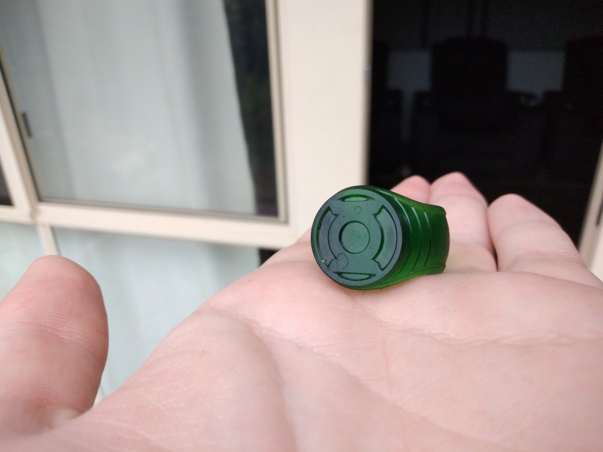 Nhẫn Green Lantern kết hợp với thiết kế WL