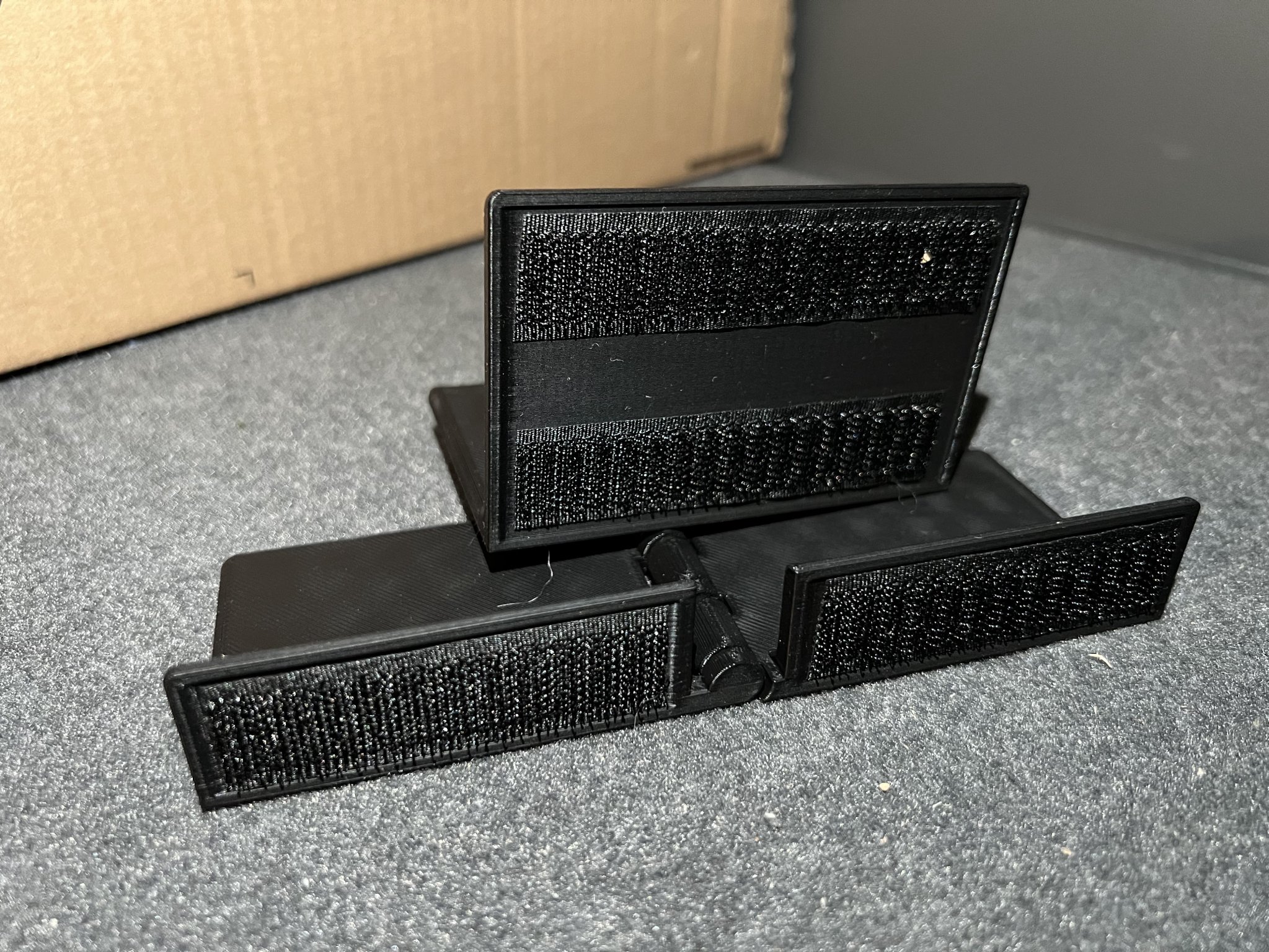 Giá đỡ Velcro cho cốp xe tiện lợi