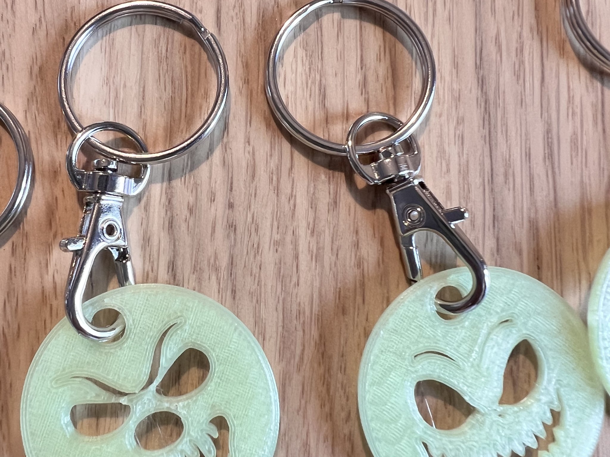 Porte-clés ma quái cho Halloween với hình mặt đáng sợ