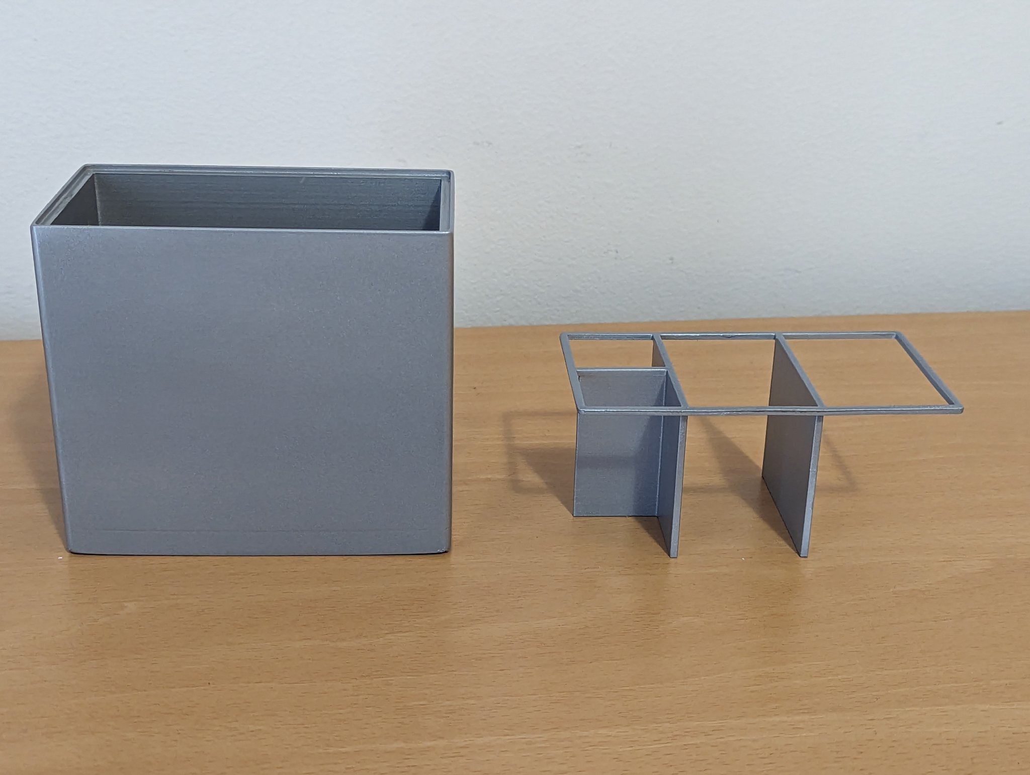 Giá đỡ bàn chải và kem đánh răng tiện lợi