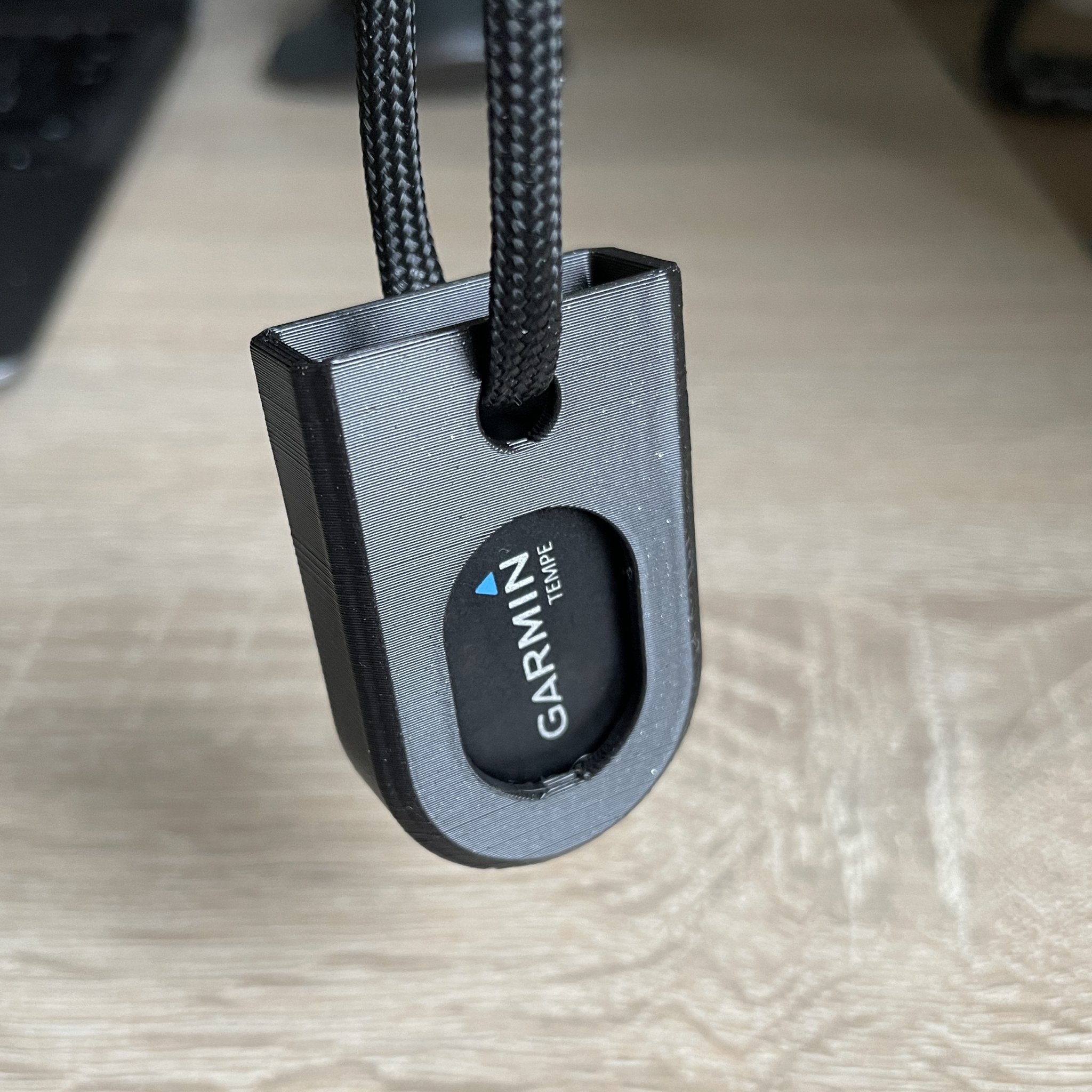 Giá đỡ Garmin Tempe cho balo và áo khoác