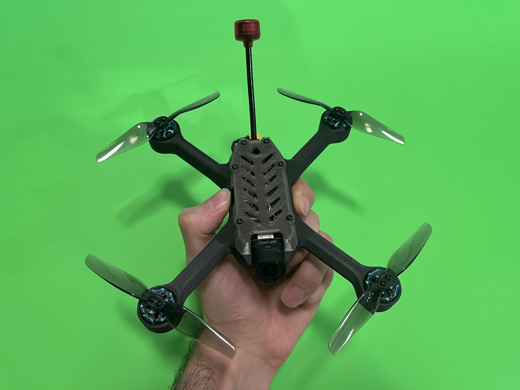 Drone FPV Wraith với khung 4 inch bằng sợi carbon
