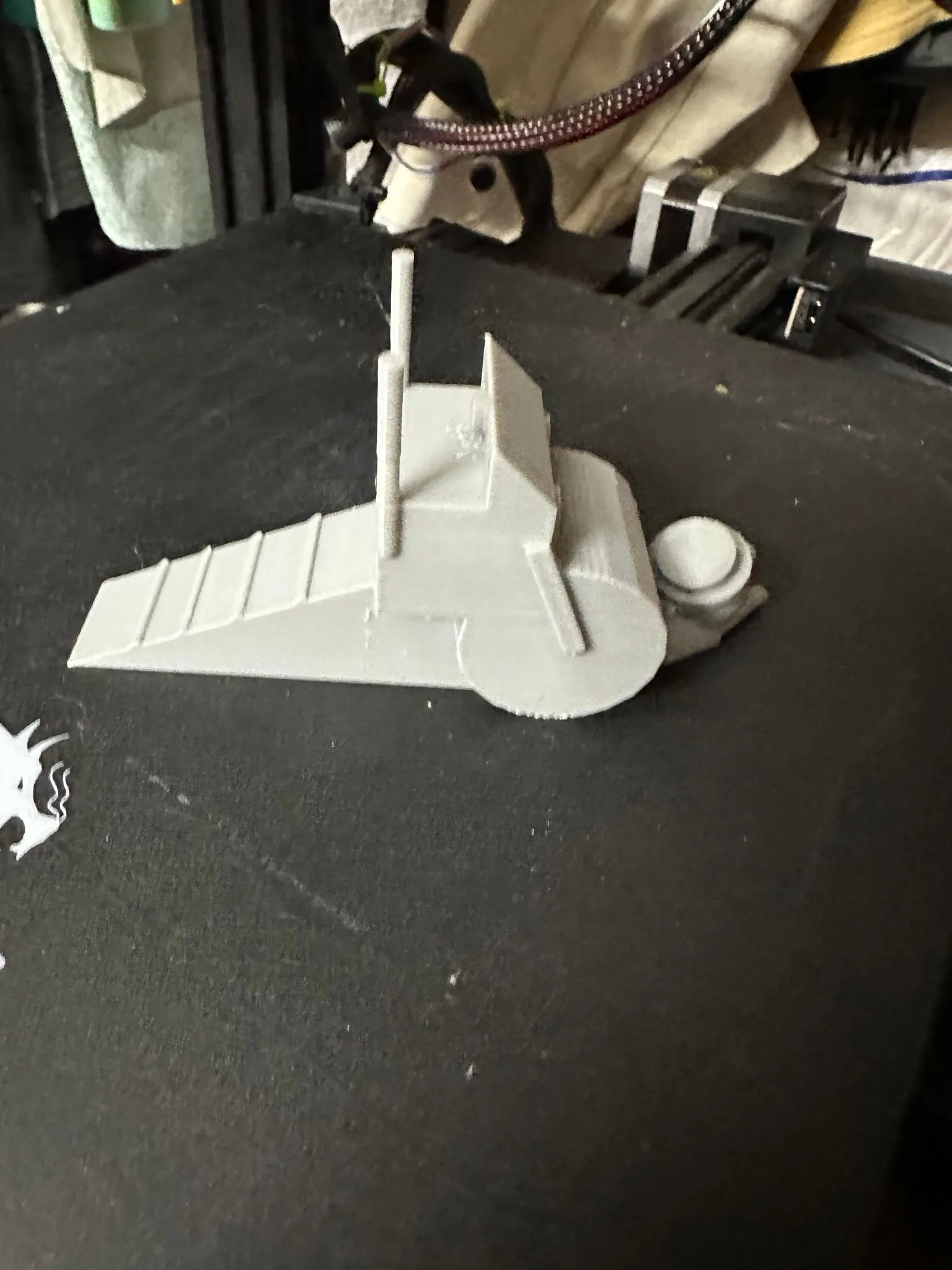 Giá đỡ cửa lấy cảm hứng từ nhân vật Judge Doom