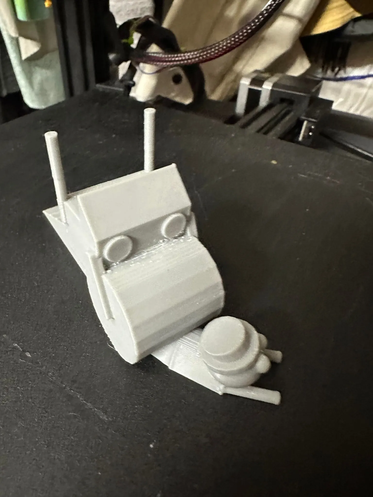 Giá đỡ cửa lấy cảm hứng từ nhân vật Judge Doom