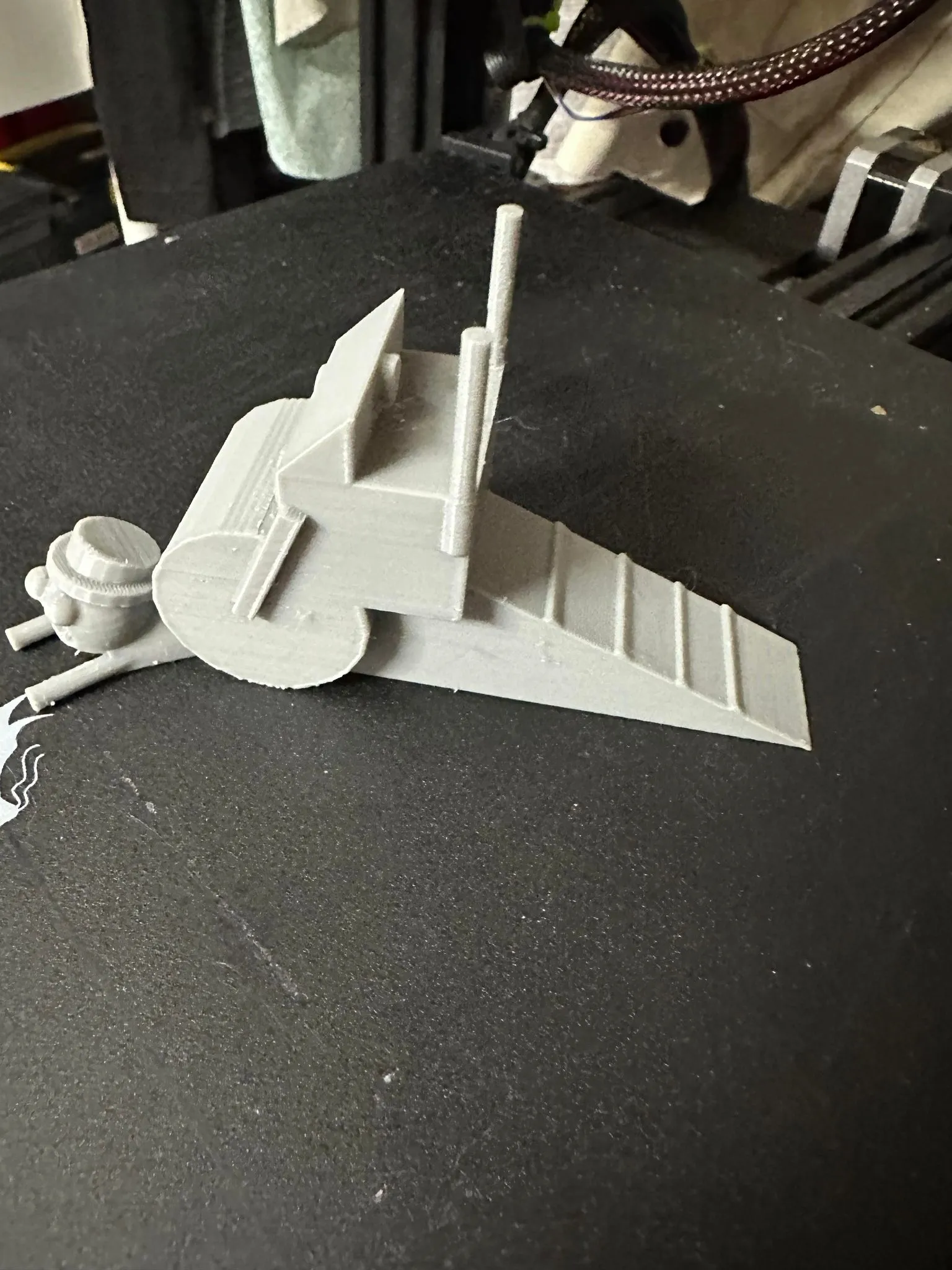 Giá đỡ cửa lấy cảm hứng từ nhân vật Judge Doom