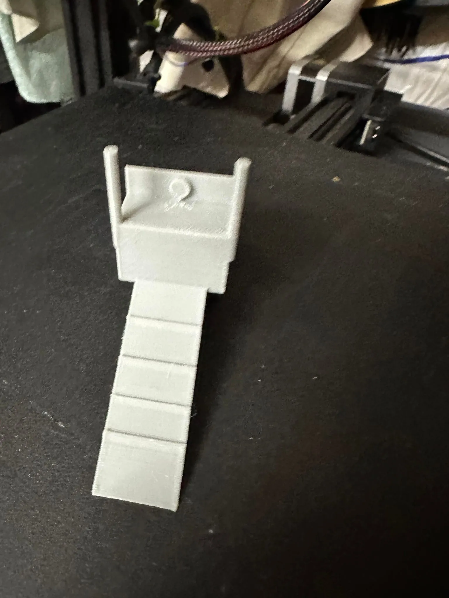 Giá đỡ cửa lấy cảm hứng từ nhân vật Judge Doom