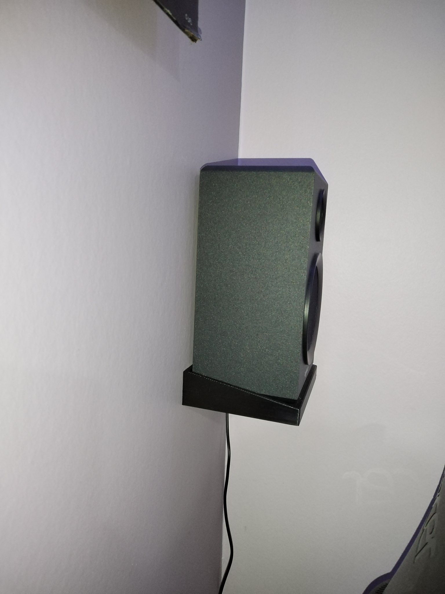 Giá đỡ tường cho loa Logitech Z333