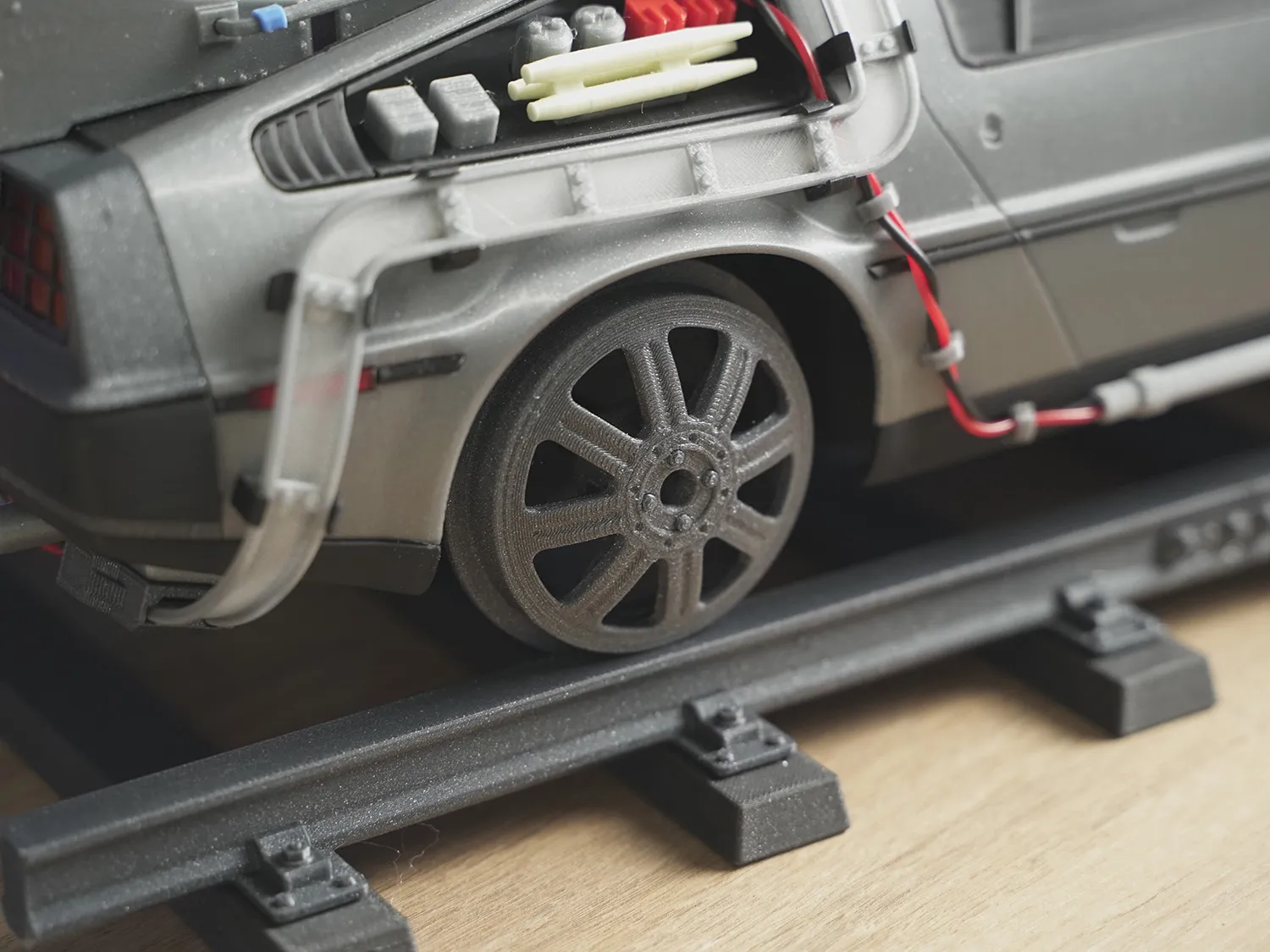 Bánh xe tàu cho DeLorean RC BTTF 1/10