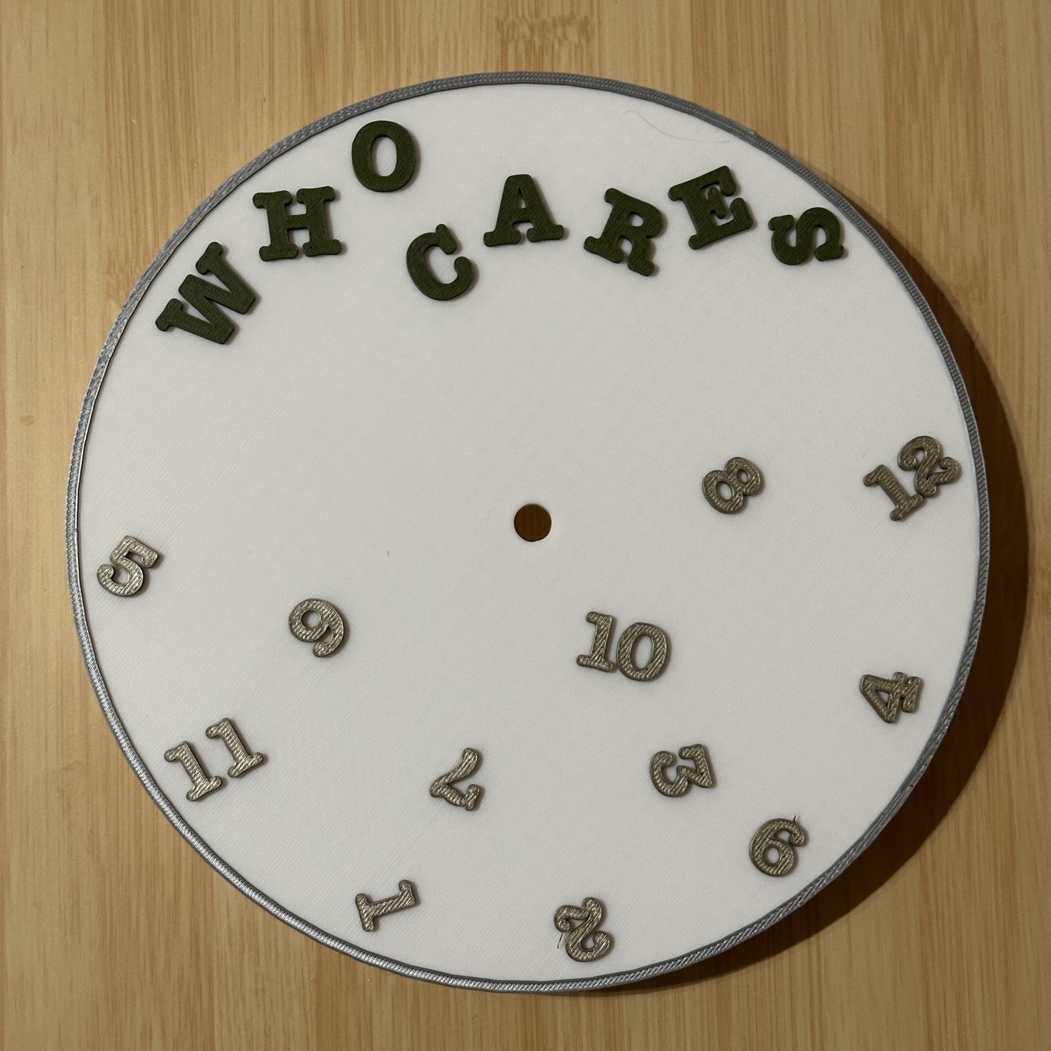 Đồng hồ treo tường nghỉ hưu vui nhộn