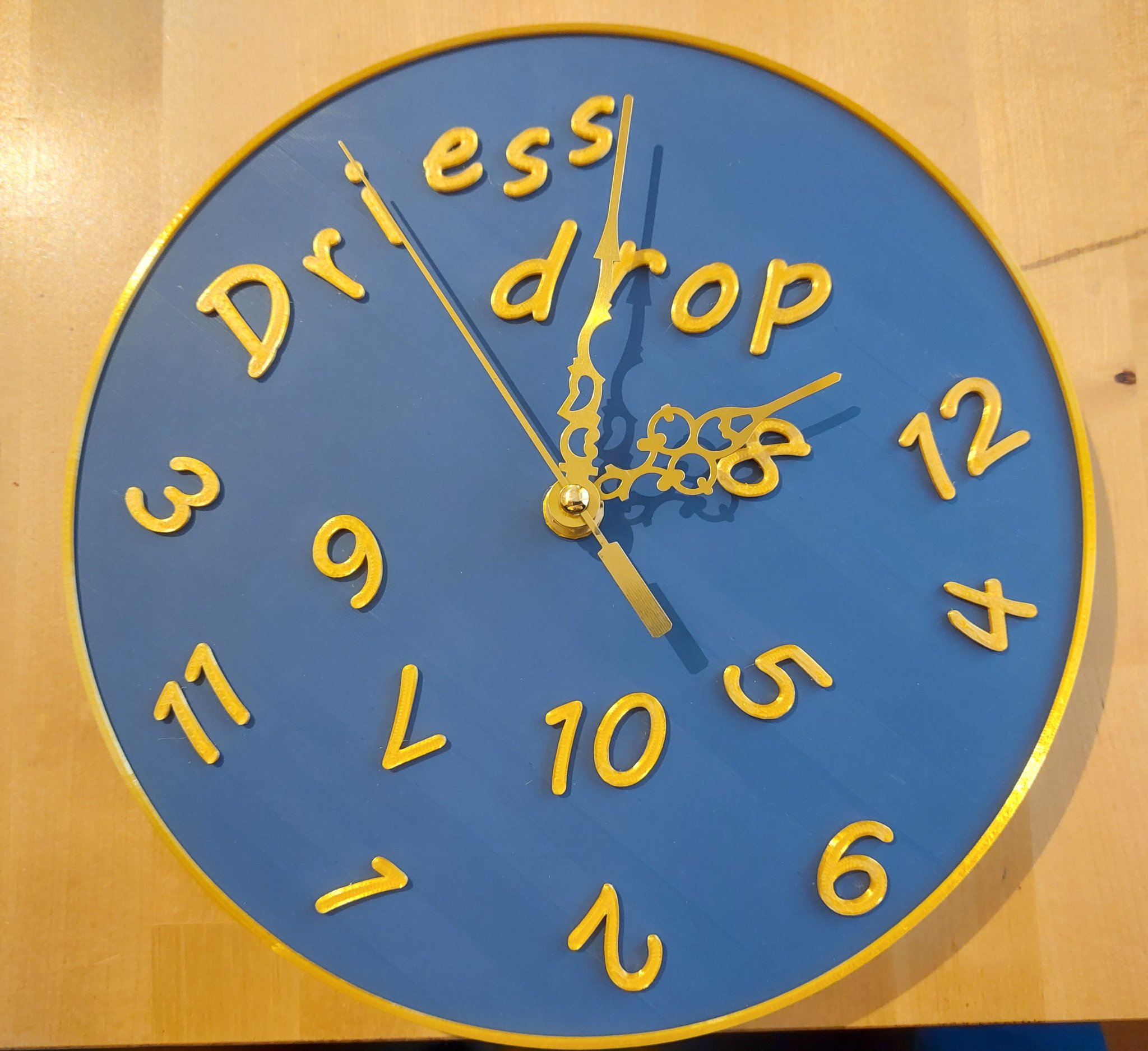 Đồng hồ treo tường hưu trí phong cách Cologne