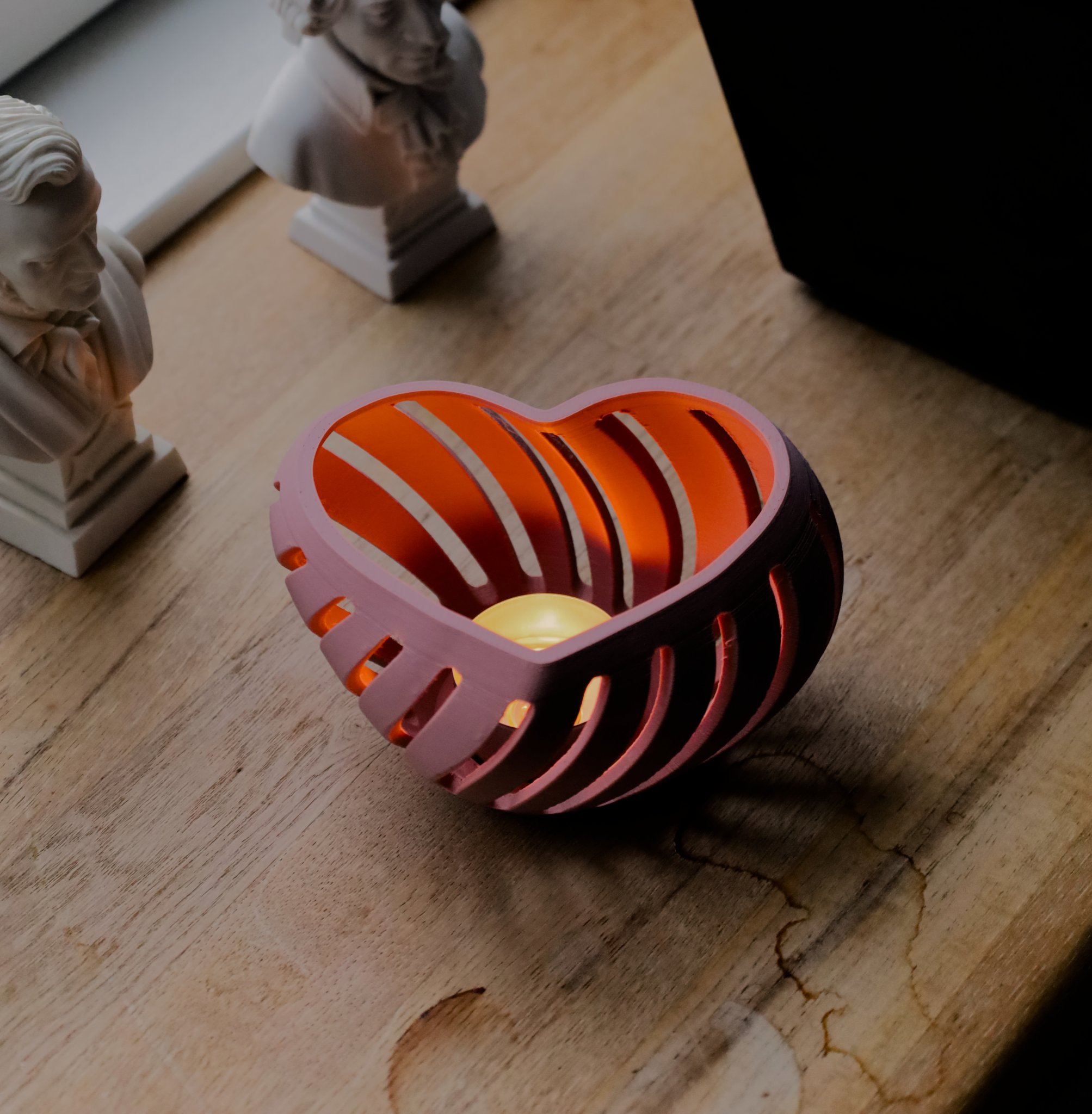 Đế nến tealight hình trái tim trang trí nội thất