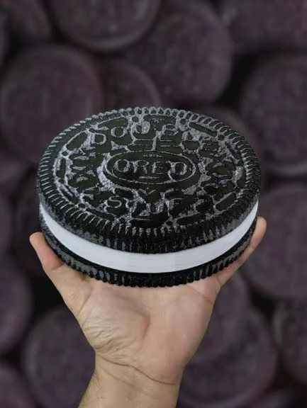 Bánh Oreo khổng lồ HueForge độc đáo