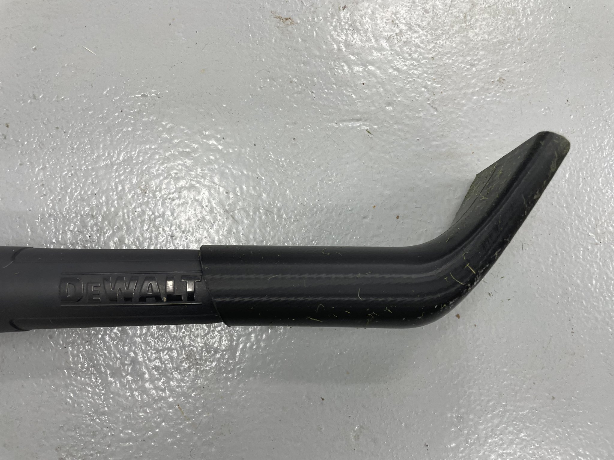 Bộ ống dẫn khí nghiêng cho máy thổi lá DeWalt DCV100