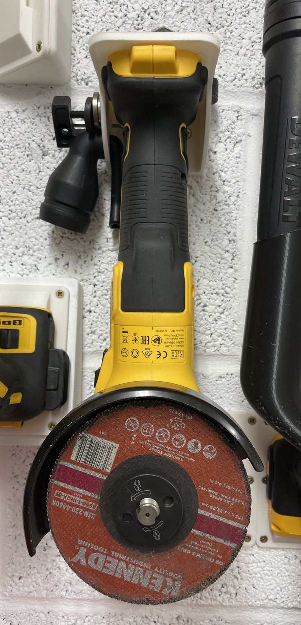 Giá treo công cụ DeWalt cho máy đa năng và máy mài