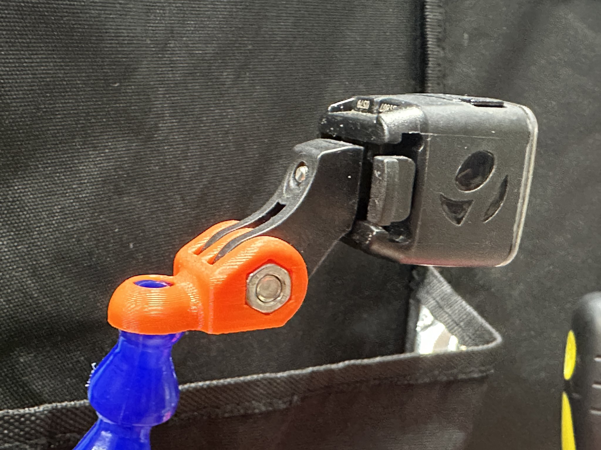 Giá đỡ GoPro cho ống làm mát Loc-Line ¼