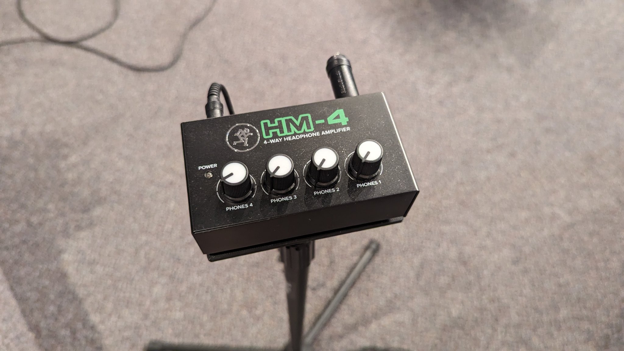 Giá đỡ mic cho Behringer MA400 và Mackie HM-4