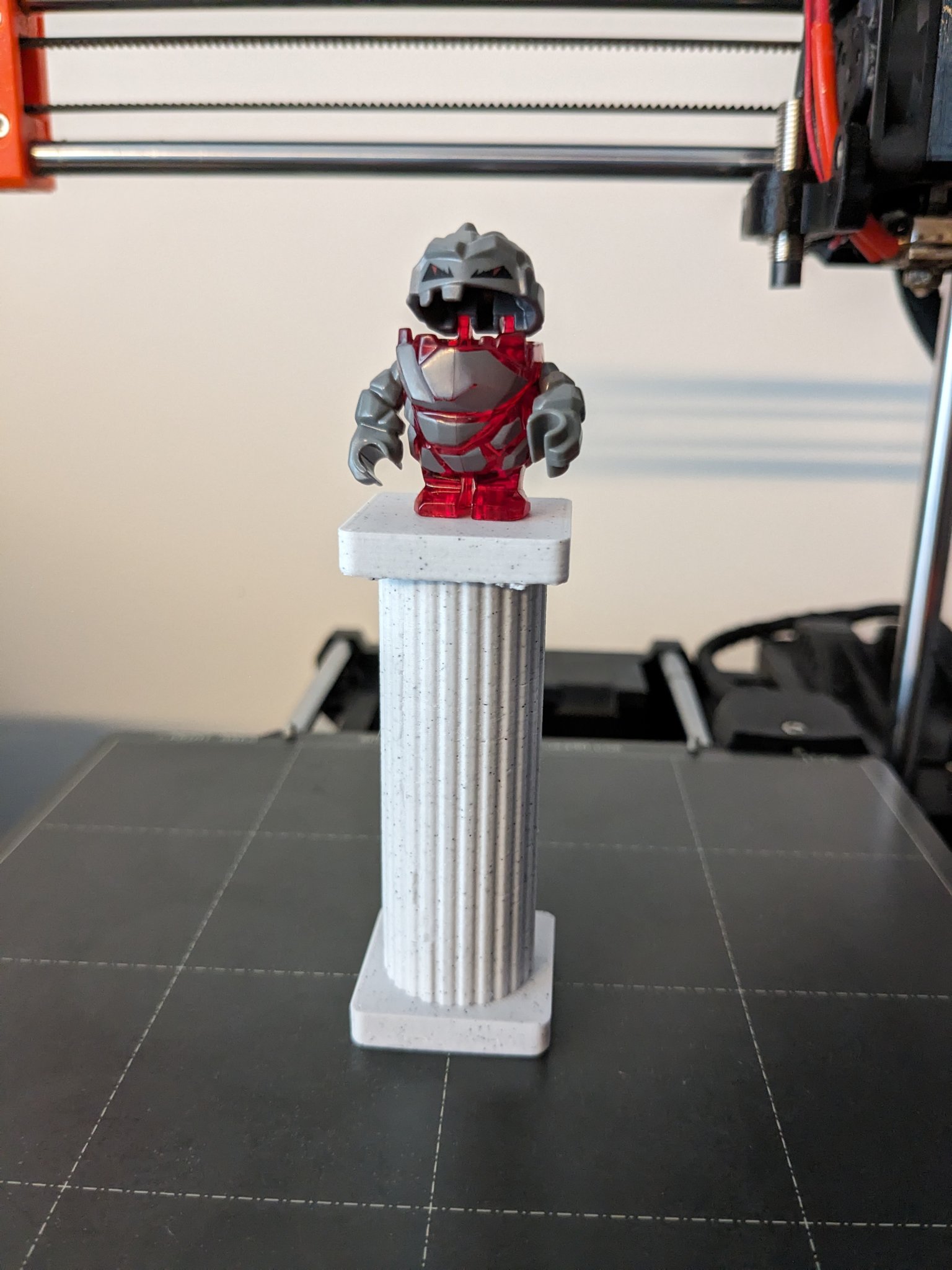 Cột đá cẩm thạch trang trí cho màn hình máy tính