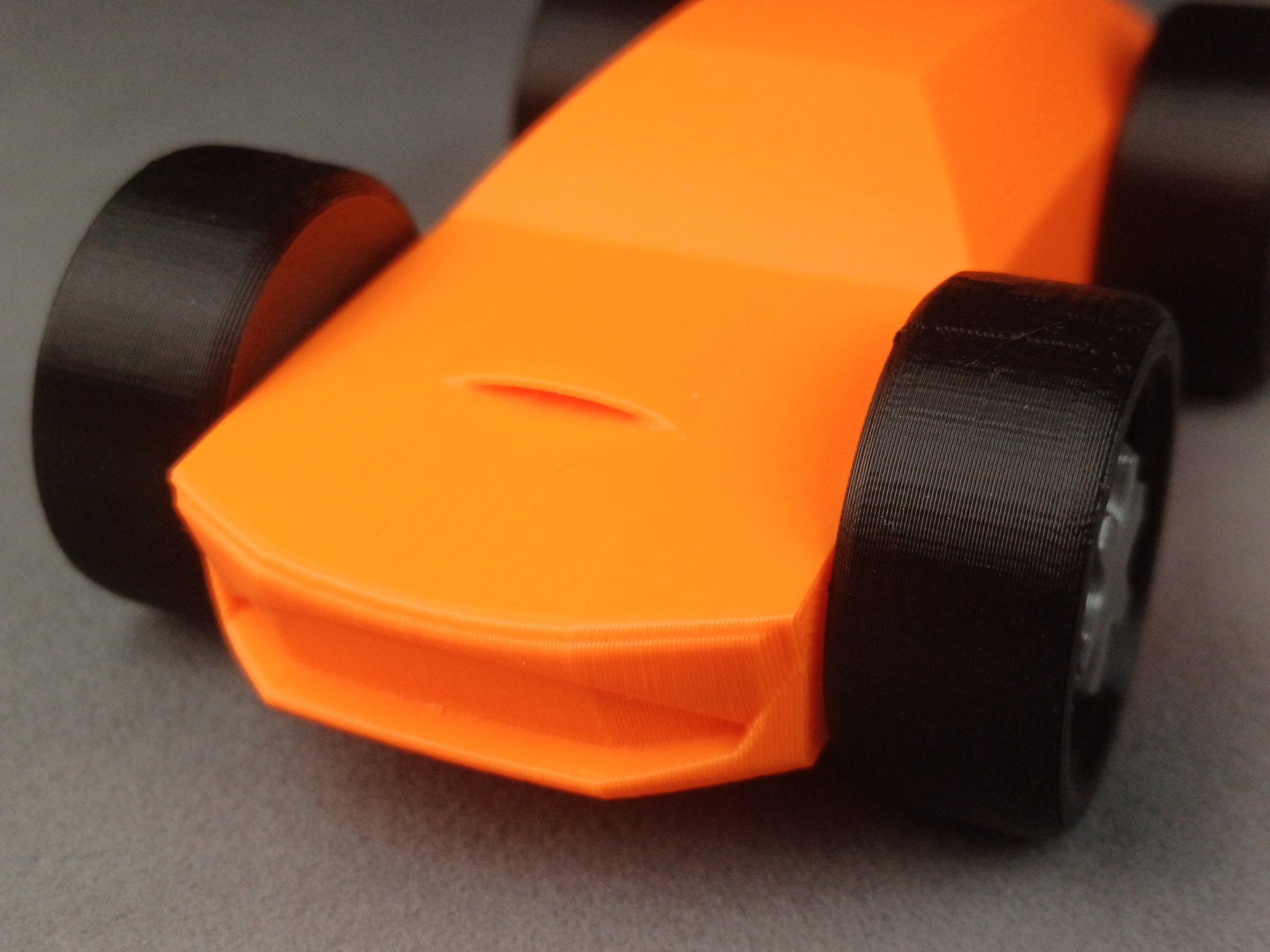 Ô tô đồ chơi Concept R với bánh xe thay đổi linh hoạt