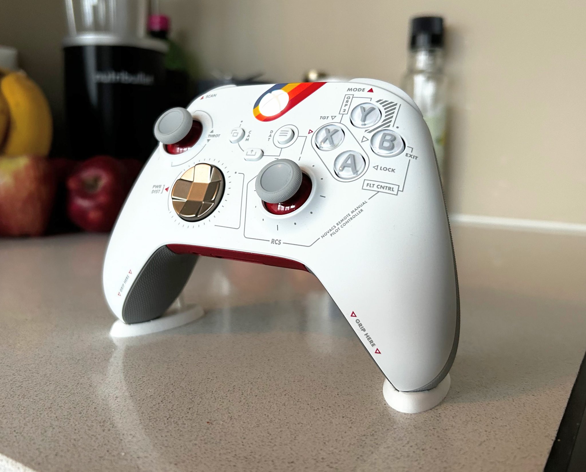 Giá đỡ điều khiển Xbox Stealth kiểu dáng hiện đại