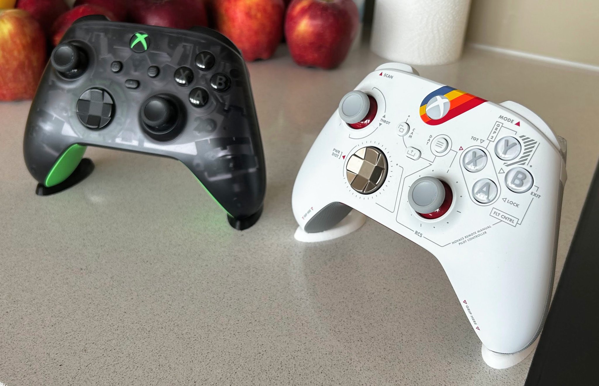 Giá đỡ điều khiển Xbox Stealth kiểu dáng hiện đại